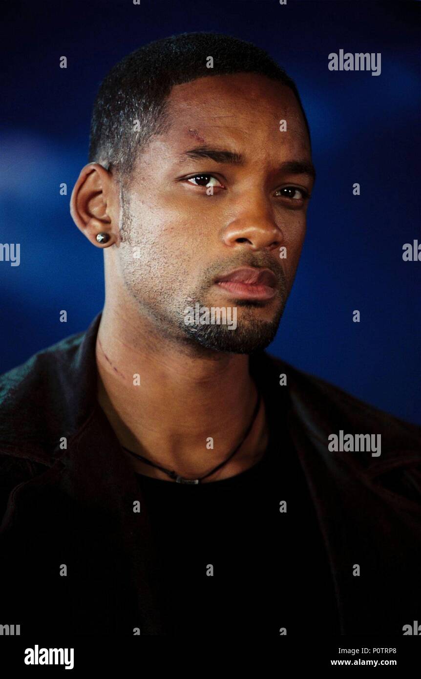 Titre original : I, ROBOT. Titre en anglais : I, ROBOT. Film Réalisateur : ALEX PROYAS. Année : 2004. Stars : Will Smith. Crédit : 20TH CENTURY FOX / GERLITZ, AVA C. / Album Banque D'Images