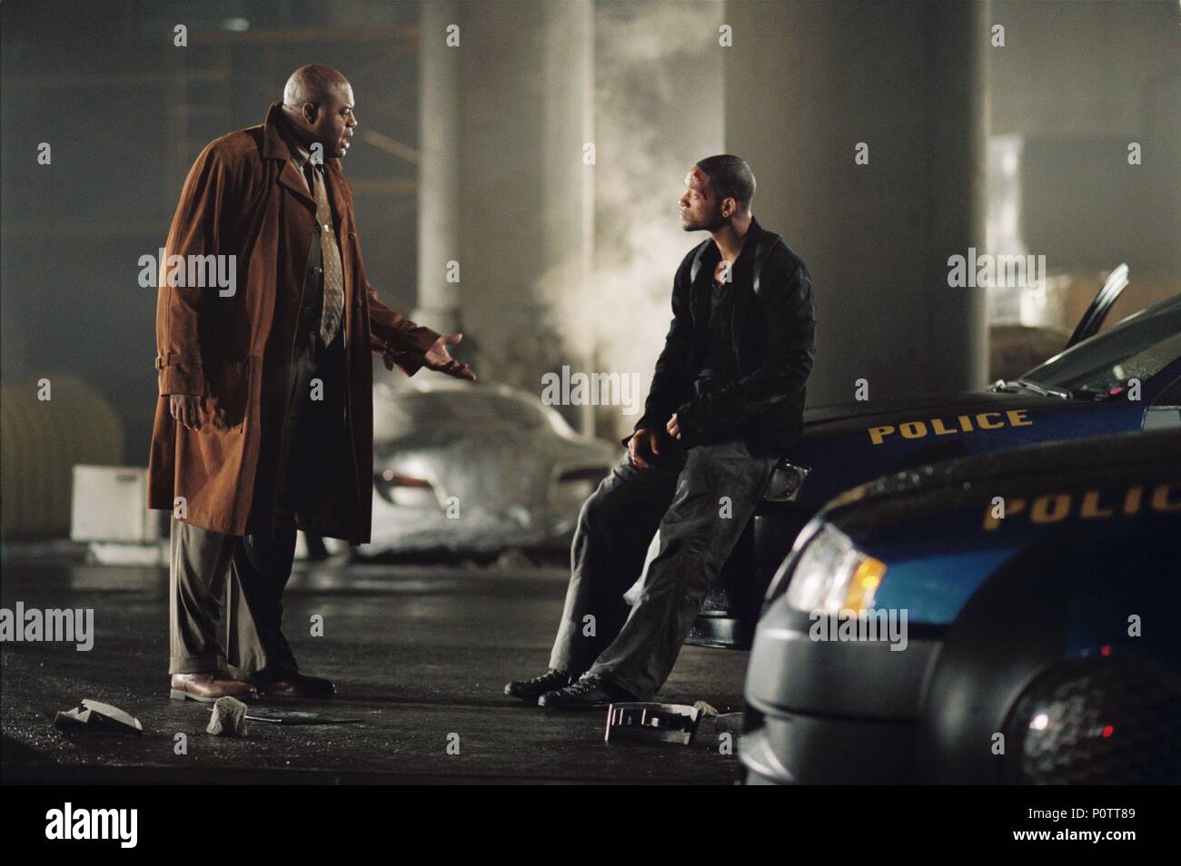 Titre original : I, ROBOT. Titre en anglais : I, ROBOT. Film Réalisateur : ALEX PROYAS. Année : 2004. Stars : Will Smith. Crédit : 20TH CENTURY FOX / Album Banque D'Images