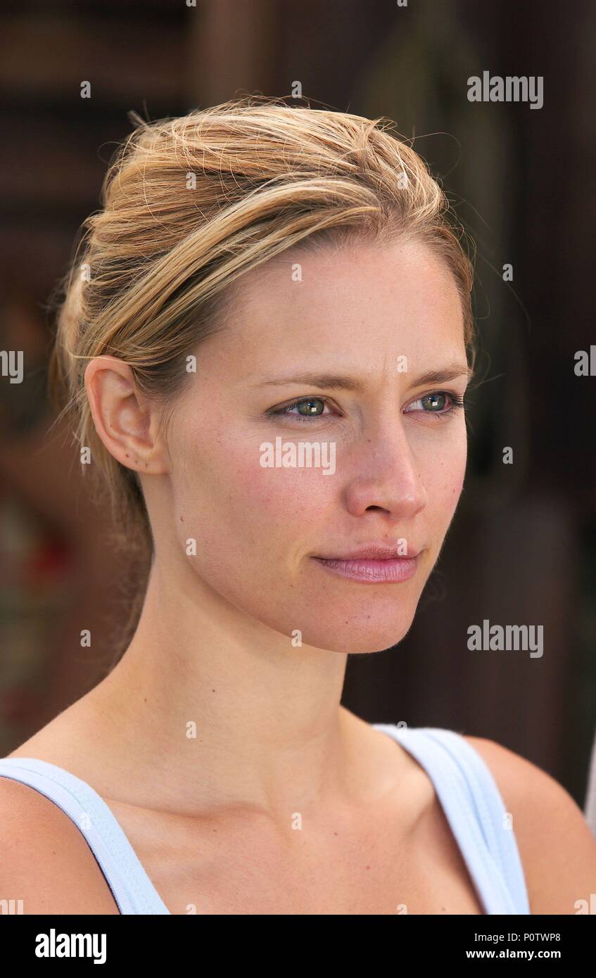 Titre original : ANACONDAS : LA CHASSE À L'orchidée de sang. Titre en anglais : ANACONDAS : LA CHASSE À L'orchidée de sang. Directeur de film : DWIGHT H. LITTLE. Année : 2004. Stars : Kadee Strickland. Credit : Columbia Pictures / Album Banque D'Images