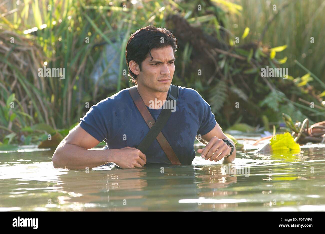 Titre original : ANACONDAS : LA CHASSE À L'orchidée de sang. Titre en anglais : ANACONDAS : LA CHASSE À L'orchidée de sang. Directeur de film : DWIGHT H. LITTLE. Année : 2004. Stars : NICHOLAS GONZALEZ. Credit : Columbia Pictures / Album Banque D'Images