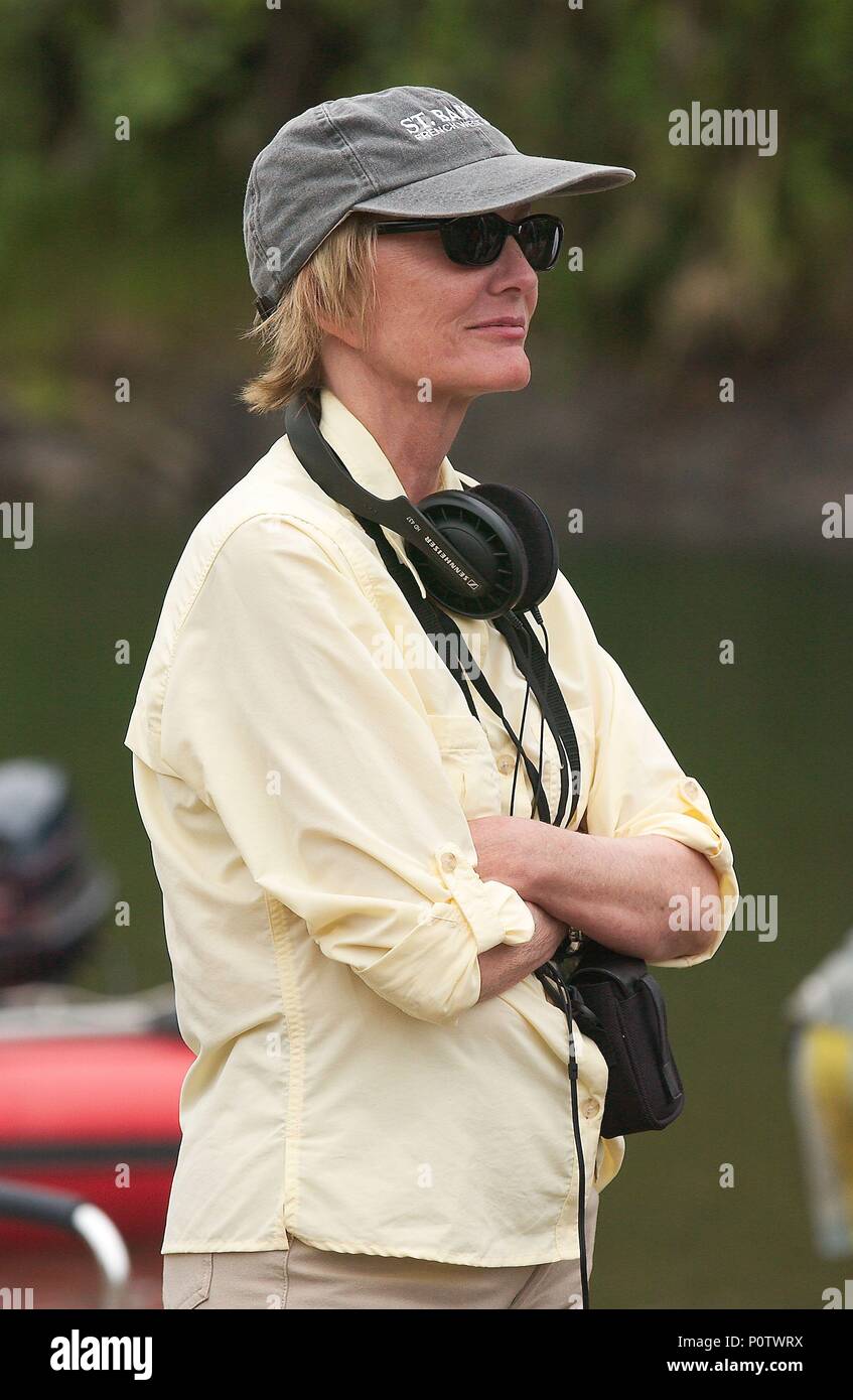 Titre original : ANACONDAS : LA CHASSE À L'orchidée de sang. Titre en anglais : ANACONDAS : LA CHASSE À L'orchidée de sang. Directeur de film : DWIGHT H. LITTLE. Année : 2004. Stars : VERNA HARRAH. Credit : Columbia Pictures / Album Banque D'Images