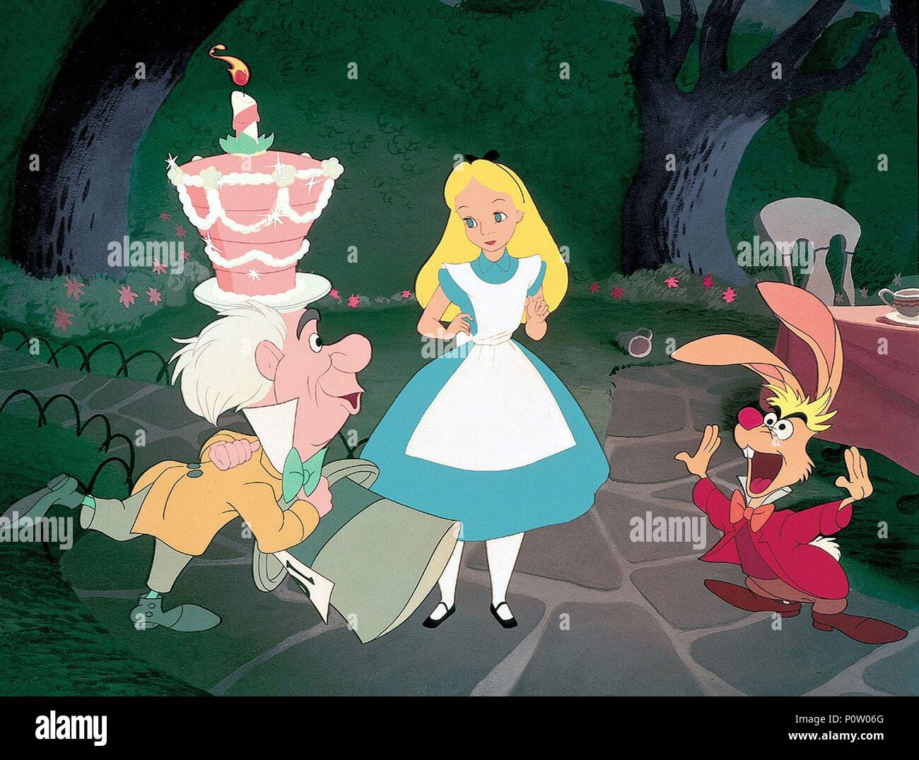 Alice Au Pays Des Merveilles En Anglais Titre original : ALICE AU PAYS DES MERVEILLES. Titre en anglais : ALICE AU  PAYS DES MERVEILLES. Directeur :