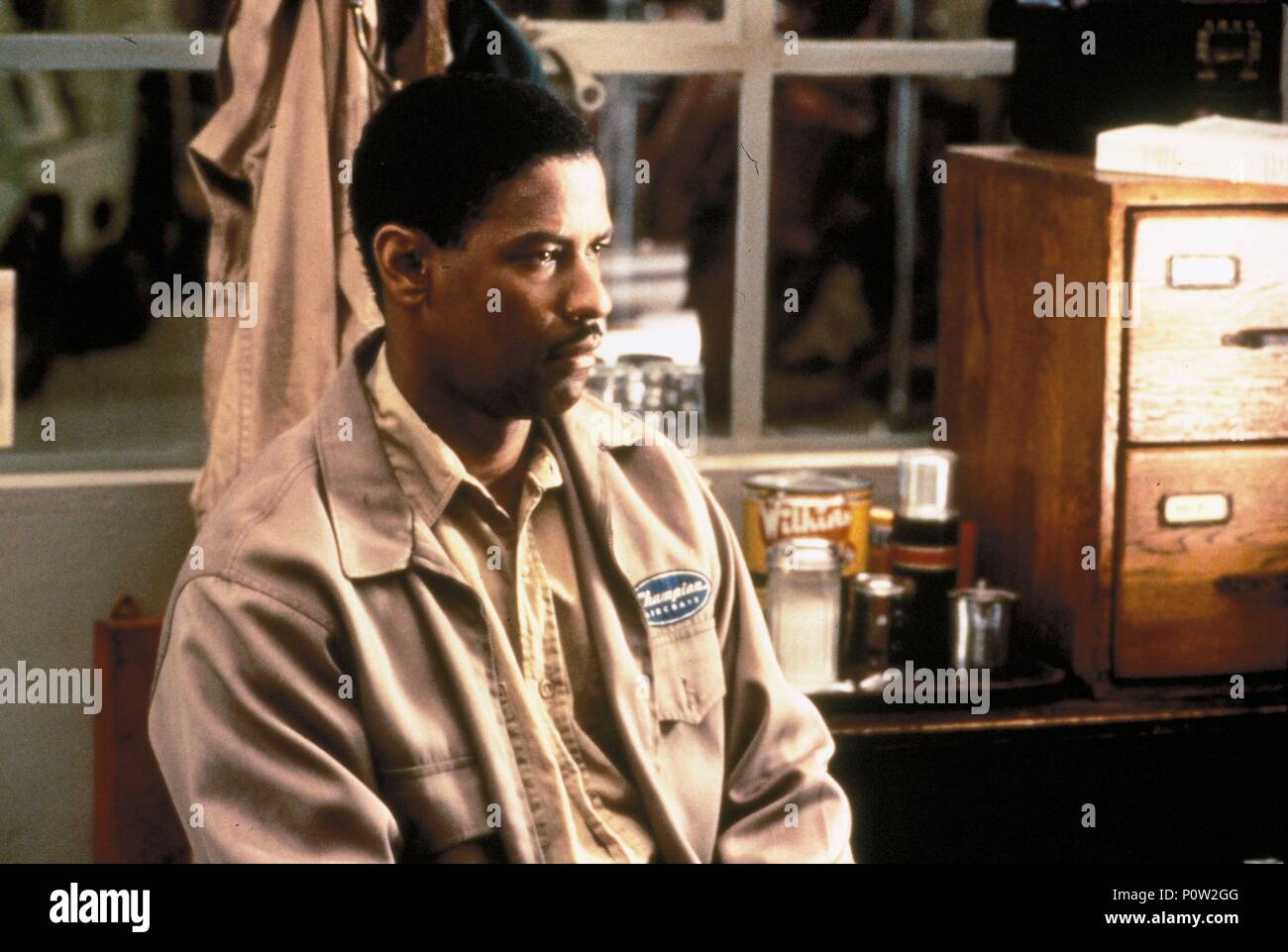 Titre original : tombé. Titre en anglais : tombé. Directeur : GREGORY HOBLIT Film. Année : 1998. Stars : Denzel Washington. Credit : Warner Brothers / Album Banque D'Images