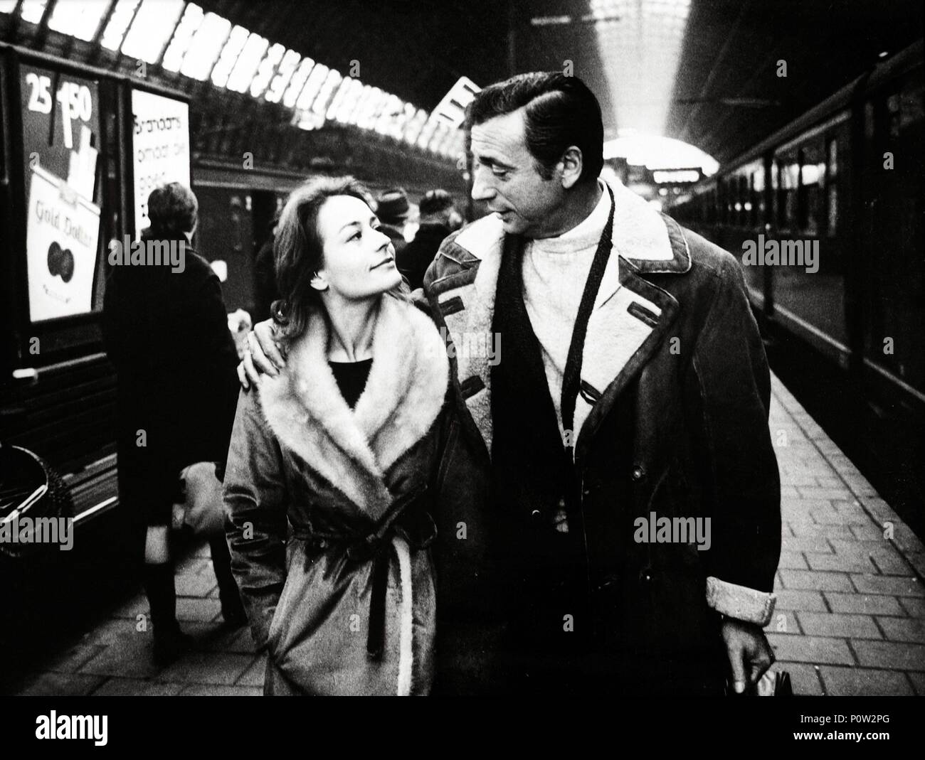 Titre original : VIVRE POUR VIVRE. Titre en anglais : VIVRE À VIE. Directeur de film : Claude Lelouch. Année : 1967. Stars : Yves MONTAND, Annie Girardot. Crédit : LES FILMS ARIANE / Album Banque D'Images