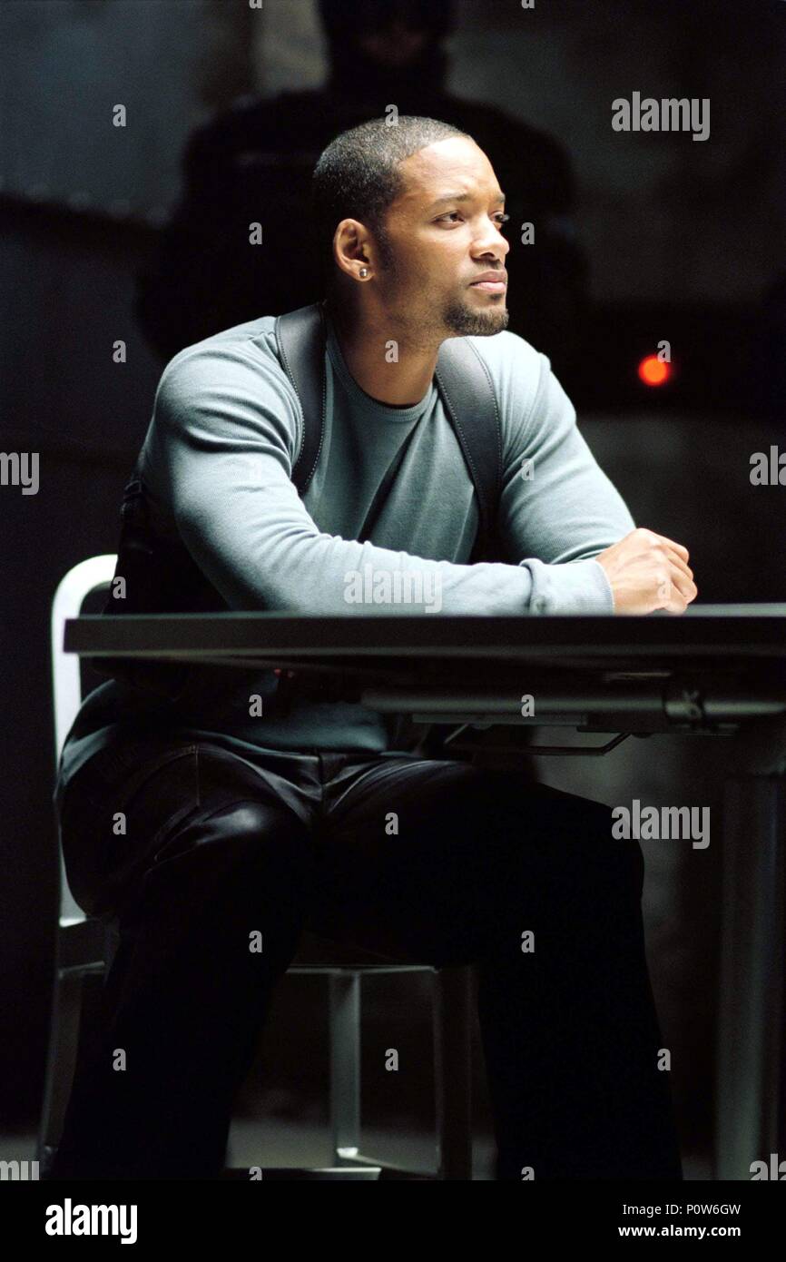 Titre original : I, ROBOT. Titre en anglais : I, ROBOT. Film Réalisateur : ALEX PROYAS. Année : 2004. Stars : Will Smith. Crédit : 20TH CENTURY FOX / GERLITZ, AVA C. / Album Banque D'Images