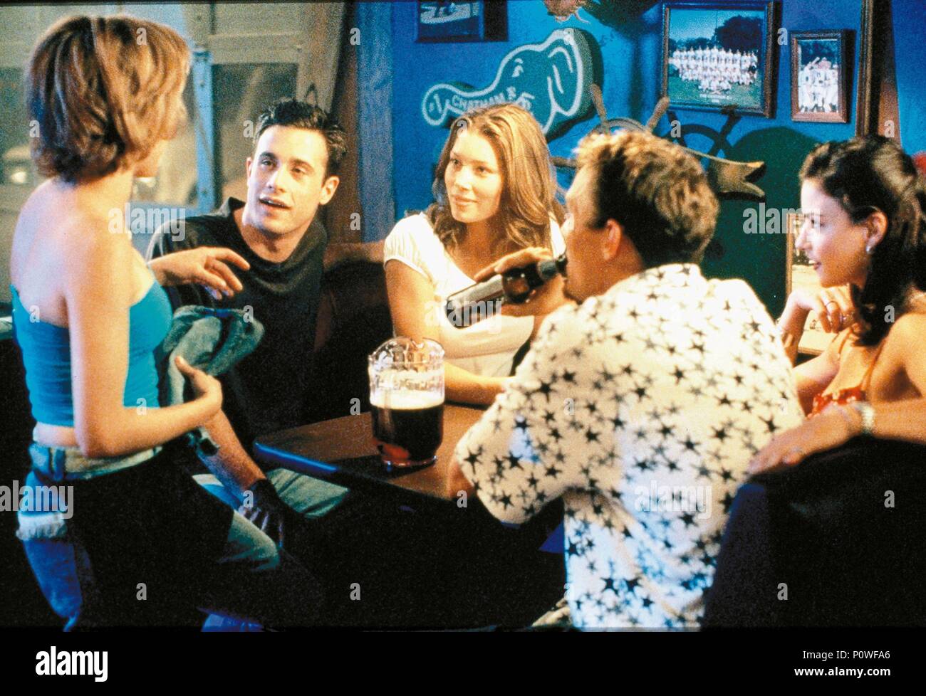 Titre original : été prises. Titre en anglais : été prises. Directeur : Michael Tollin Film. Année : 2001. Stars : Brittany Murphy, Matthew Lillard, Freddie Prinze JR. ; Jessica Biel ; TRACI DINWIDDIE. Credit : WARNER BROS. Images / TACKETT, Michael / Album Banque D'Images