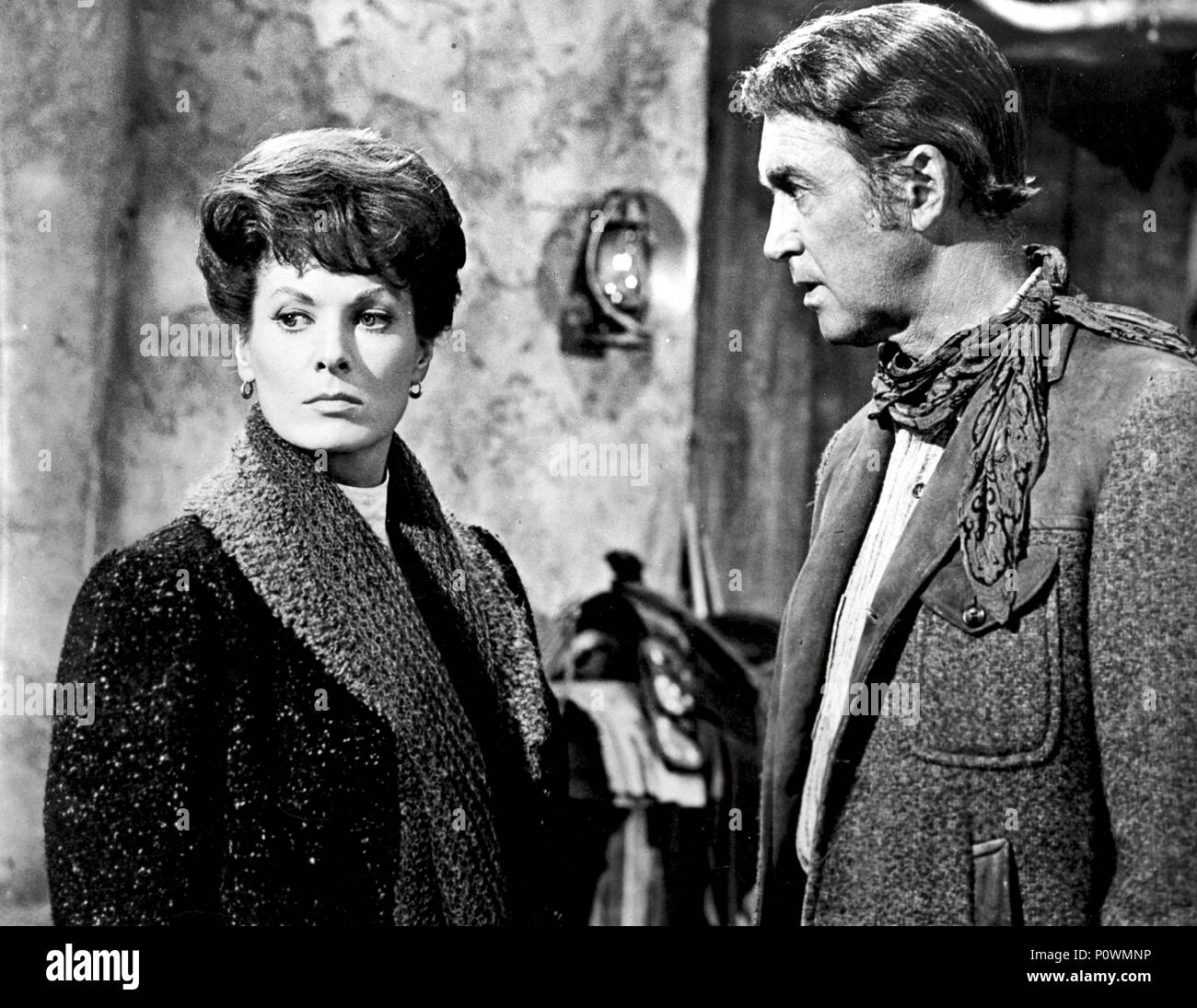 Titre original : LA RACE RARE. Titre en anglais : la race rare. Directeur de film : Andrew C. MCLAGLEN. Année : 1966. Stars : Maureen O'HARA, JAMES STEWART. Credit : UNIVERSAL PICTURES / Album Banque D'Images