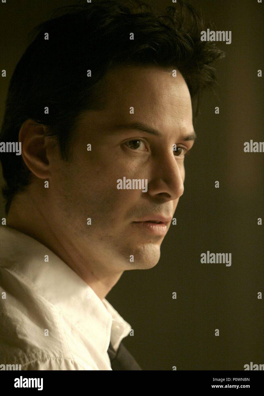 Titre original : Constantine. Titre en anglais : Constantine. Directeur de film : Francis Lawrence. Année : 2005. Stars : Keanu REEVES. Credit : WARNER BROS. Album de photos / Banque D'Images