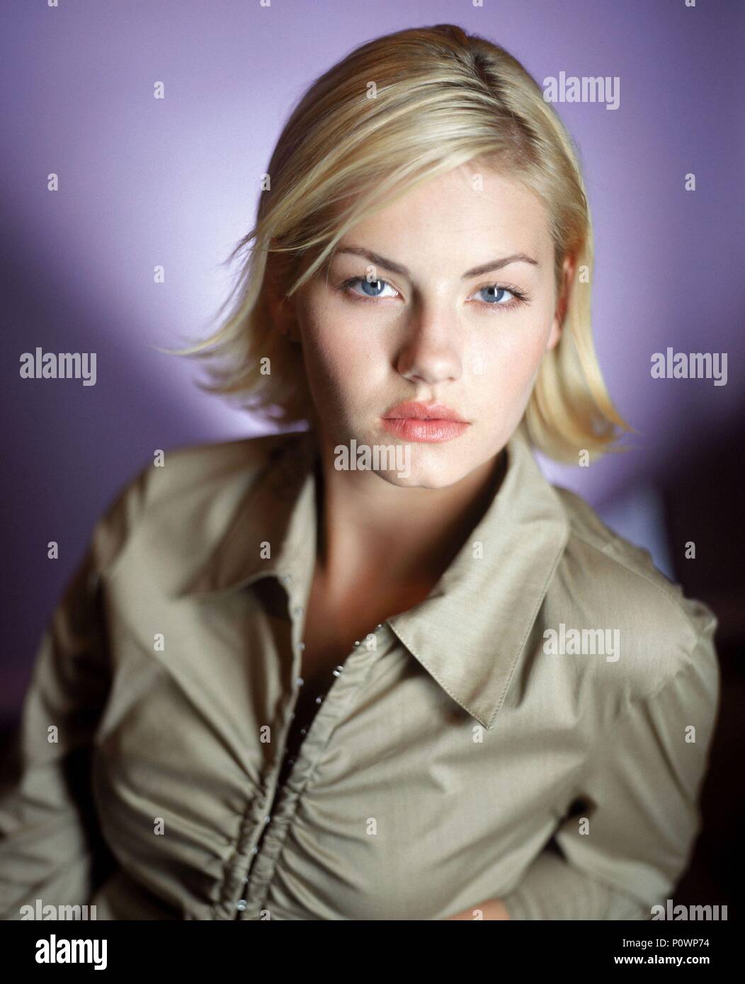 Titre original : I. Titre anglais : I. Film Réalisateur : ROBERT COCHRAN, Joel Surnow. Année : 2001. Stars : Elisha Cuthbert. Credit : FOX / Album Banque D'Images