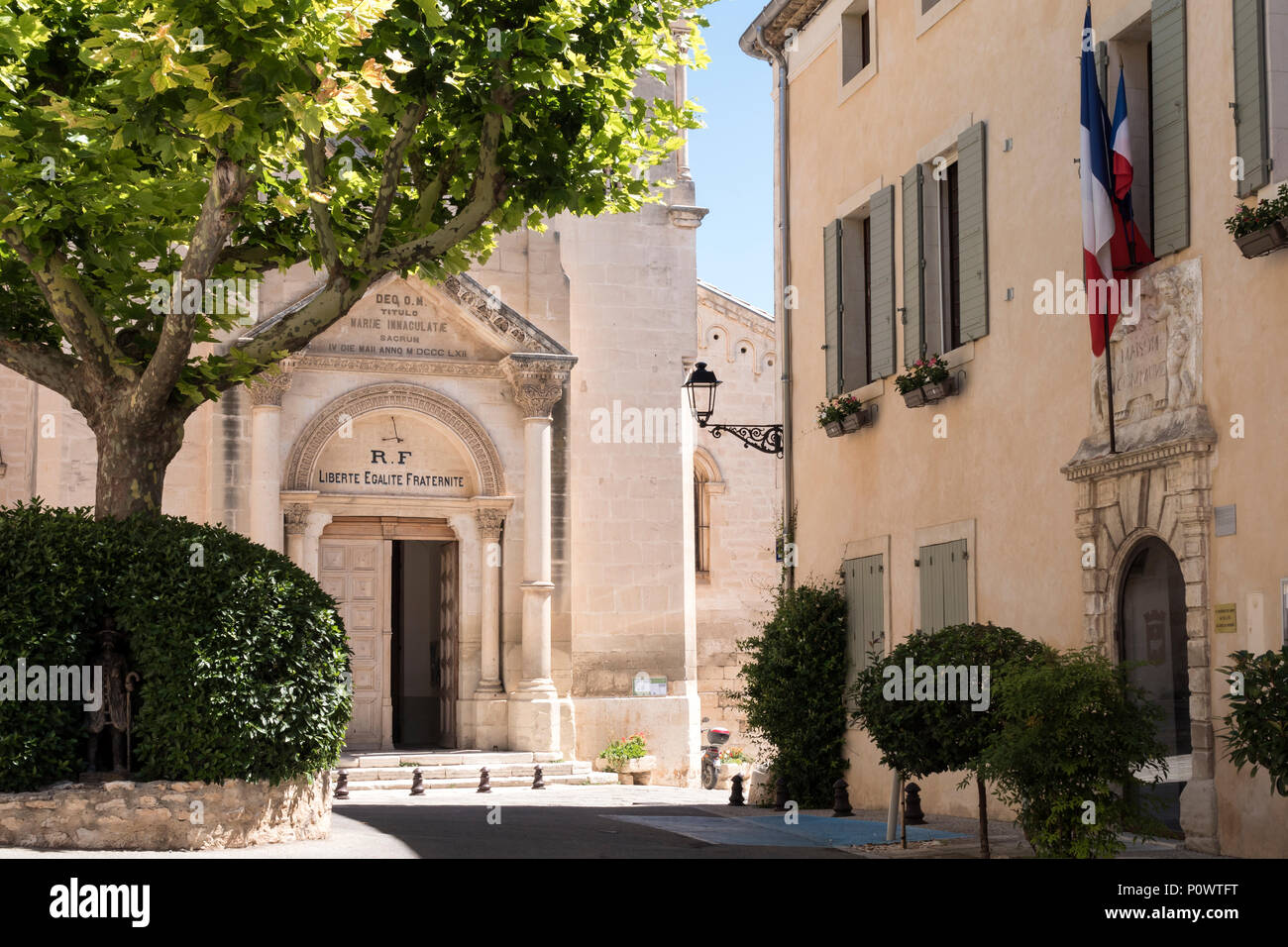 Église Saint-Etienne Saint Saturnin les Apt Apt Vaucluse Provence-Alpes-Côte d'Azur France Banque D'Images