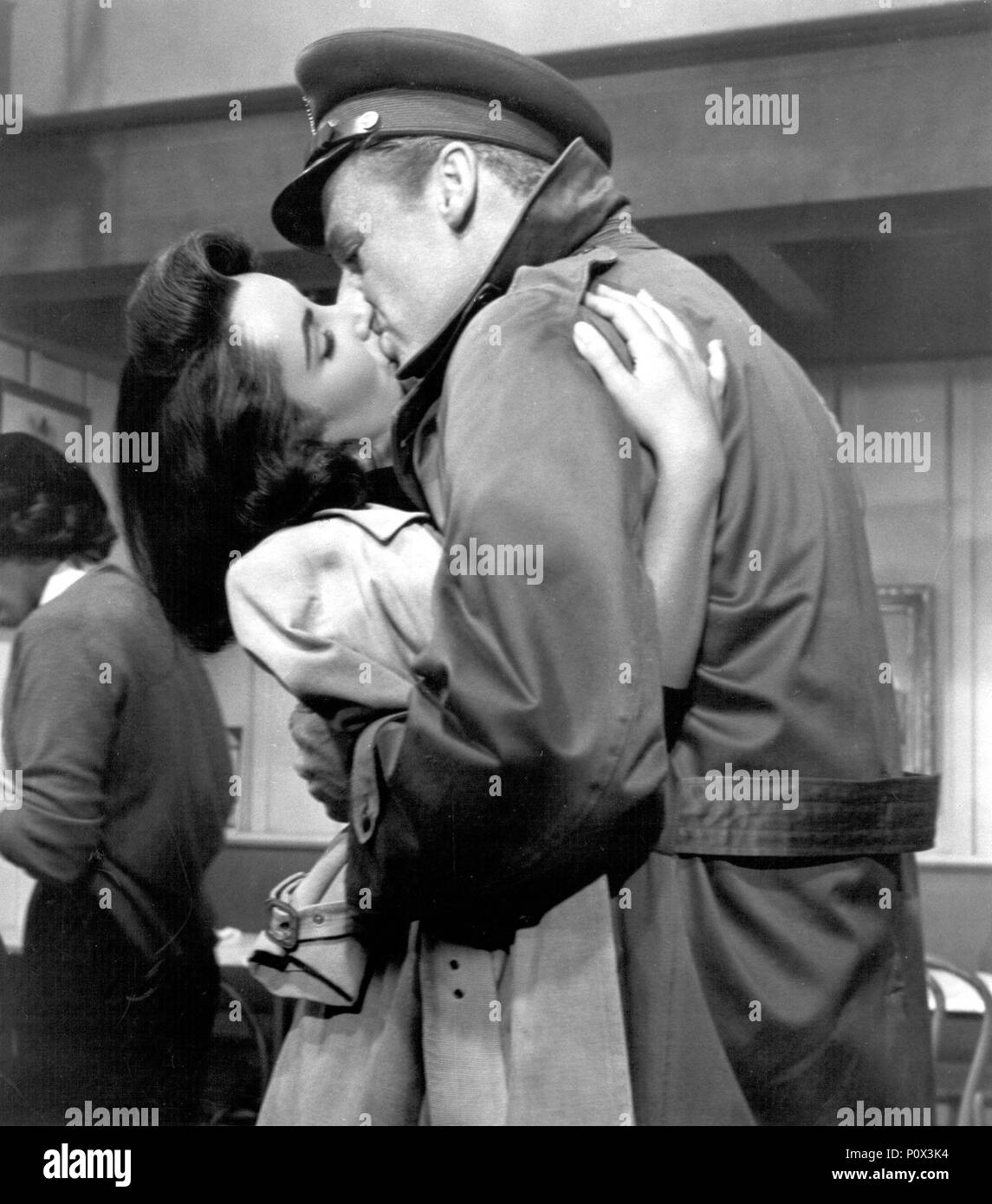 Titre original : LA DERNIÈRE FOIS QUE J'ai vu Paris. Titre en anglais : LA DERNIÈRE FOIS QUE J'ai vu Paris. Film Directeur : RICHARD BROOKS. Année : 1954. Stars : ELIZABETH TAYLOR ; VAN JOHNSON. Credit : M.G.M. / Album Banque D'Images