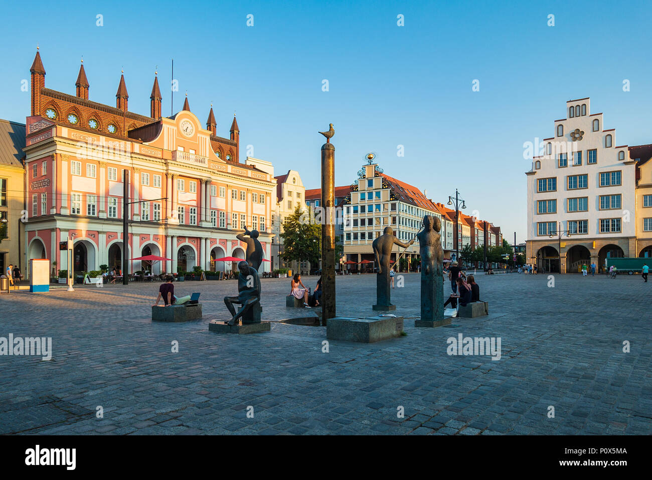 Vue sur la place du marché Neuer Markt à Rostock, Allemagne. Banque D'Images