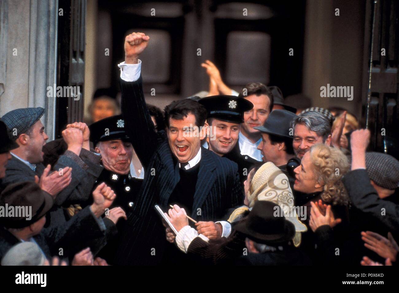Evelyn 2002 Pierce Brosnan Banque d'image et photos Alamy