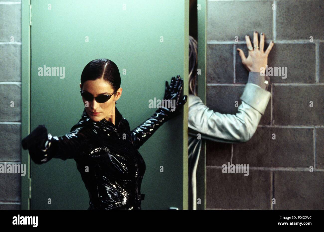 Titre original : MATRIX RELOADED, LE. Titre en anglais : MATRIX RELOADED, LE. Réalisateur : Andy Wachowski, Larry Wachowski. Année : 2003. Stars : CARRIE-ANNE MOSS. Credit : WARNER BROS. Album de photos / Banque D'Images