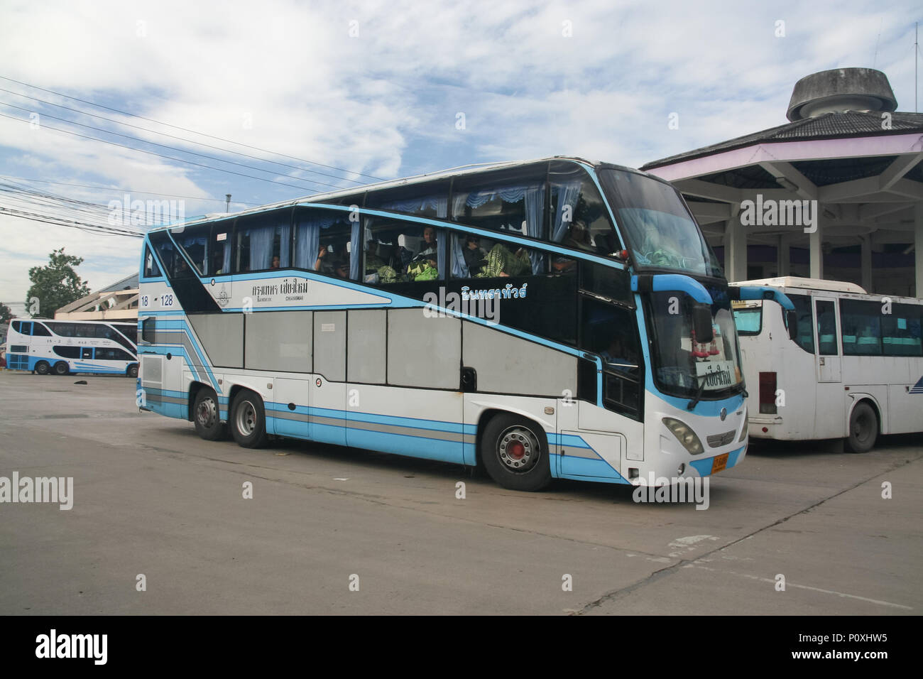 CHIANG MAI, THAÏLANDE - 8 septembre 2011 : Bus de Intratour. Photo à la gare routière de Chiangmai, Thaïlande. Banque D'Images