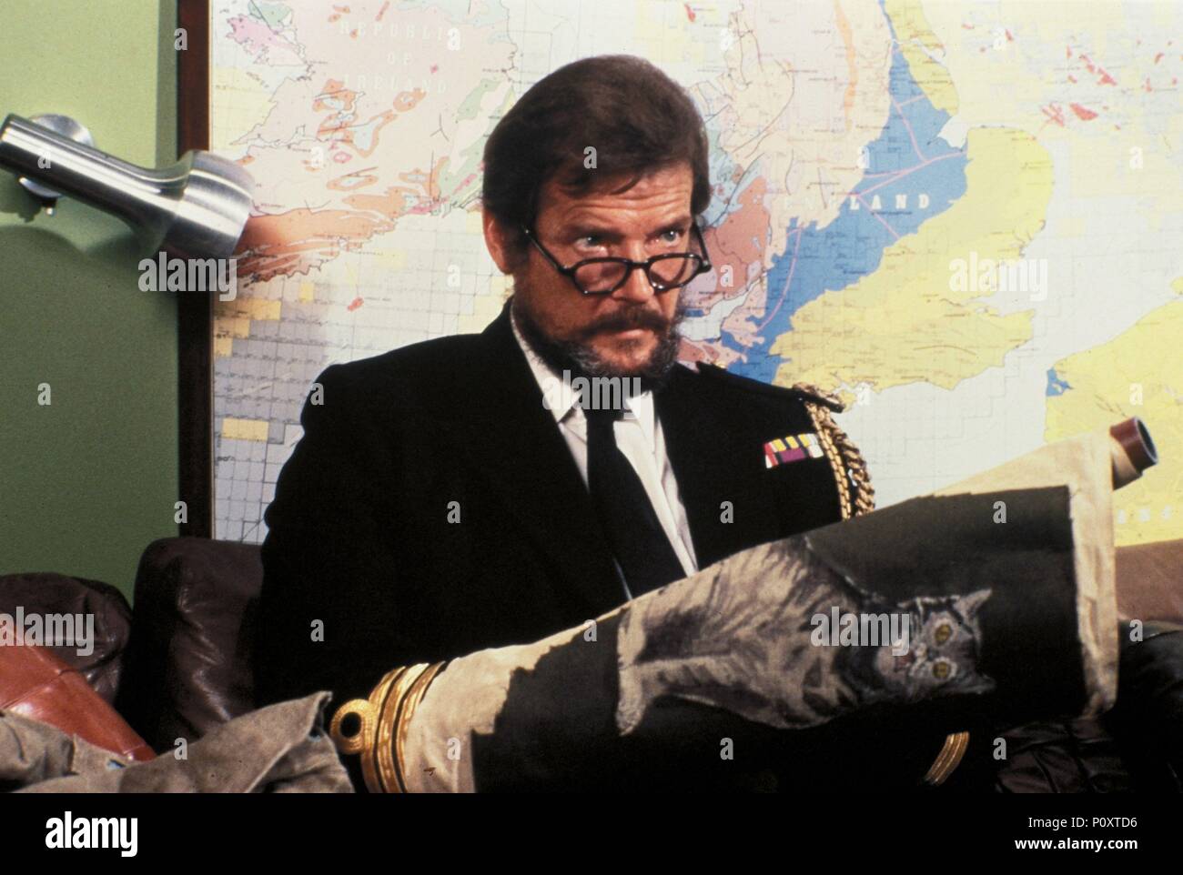 Titre original : détourner DE LA MER DU NORD. Titre en anglais : FFOLKES. Directeur de film : Andrew C. MCLAGLEN. Année : 1979. Stars : Roger Moore. Credit : UNIVERSAL PICTURES / Album Banque D'Images