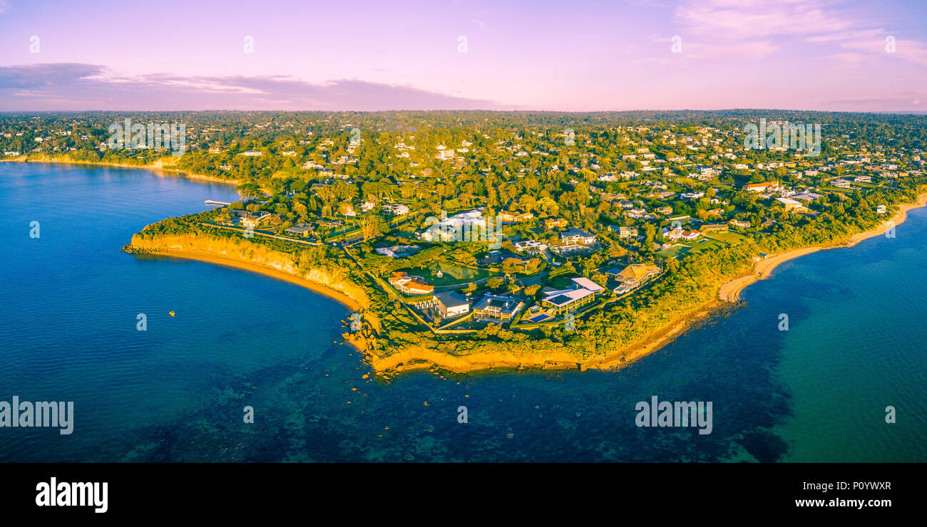 Panorama de l'antenne de côtes magnifiques et des villas de luxe en Australie Banque D'Images