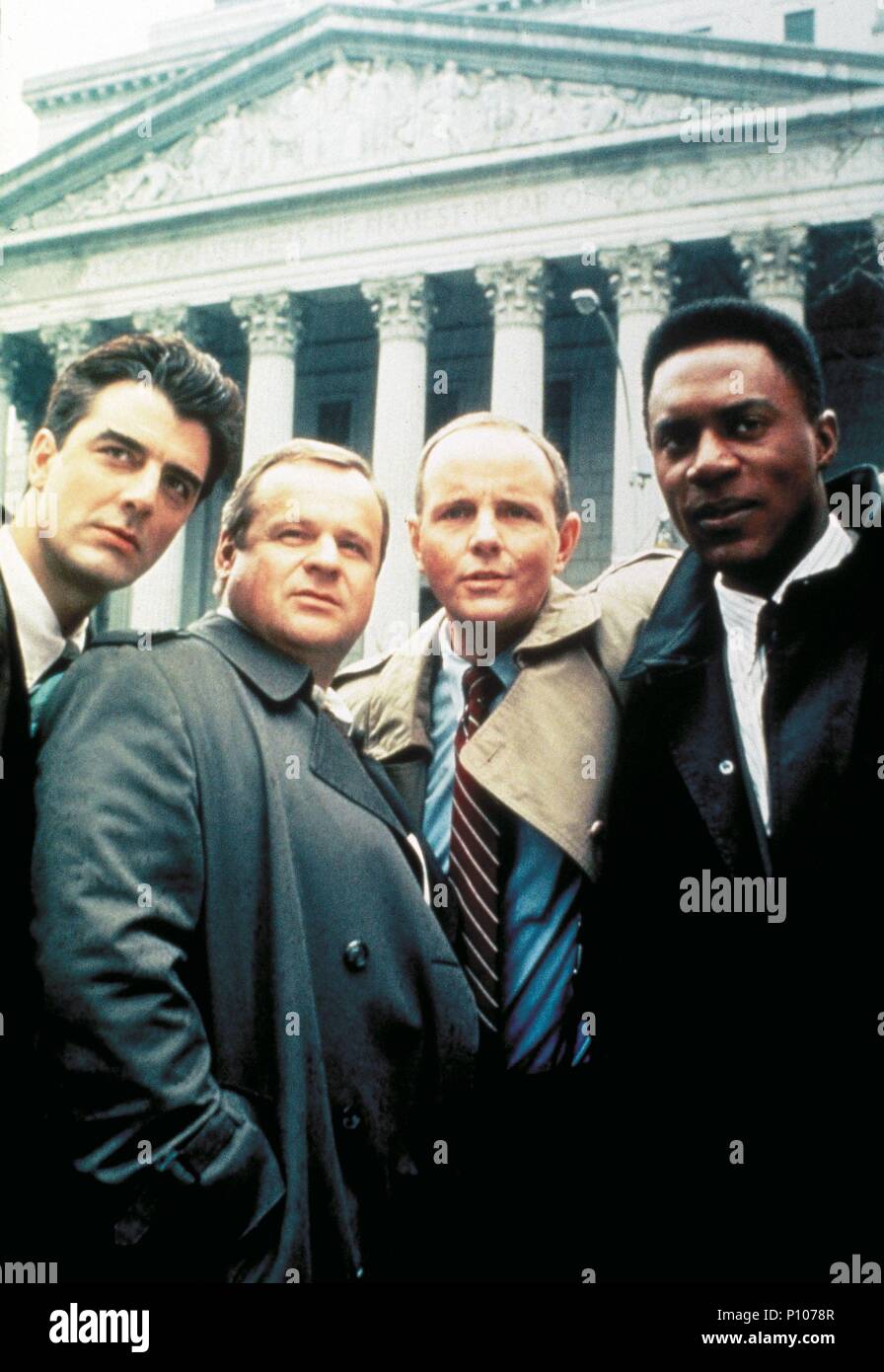 Titre original : Law & Order-TV. Titre en anglais : Law & Order-TV. Année : 1990. Stars : GEORGE DZUNDZA ; MICHAEL MORIARTY ; CHRIS NOTH. Credit : NBC / Album Banque D'Images