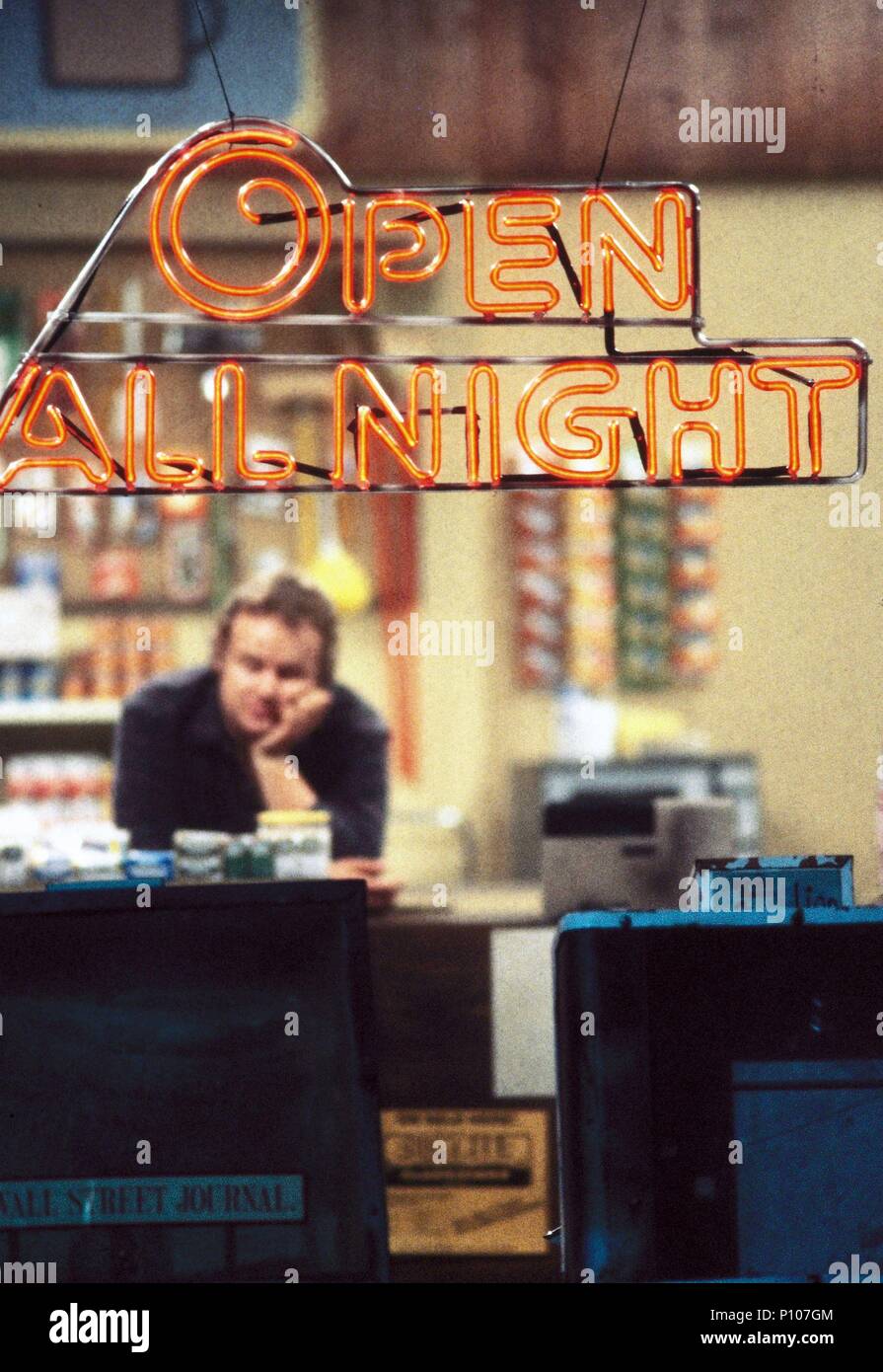 Titre original : OUVERT TOUTE LA NUIT-TV. Titre en anglais : OUVERT TOUTE LA NUIT-TV. Année : 1981. Stars : GEORGE DZUNDZA. Credit : ABC TV / Album Banque D'Images