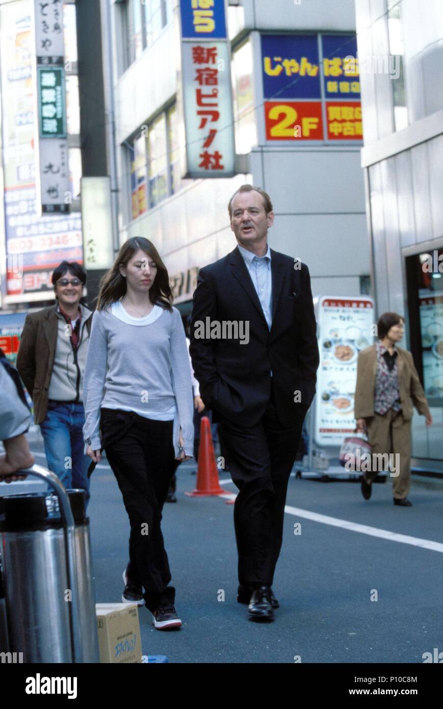 Titre original : Lost in Translation. Titre en anglais : PERDUS DANS LA TRADUCTION. Film Réalisateur : Sofia Coppola. Année : 2003. Stars : BILL MURRAY ; Sofia Coppola. Credit : FOCUS / SATO, Yoshio / Album Banque D'Images