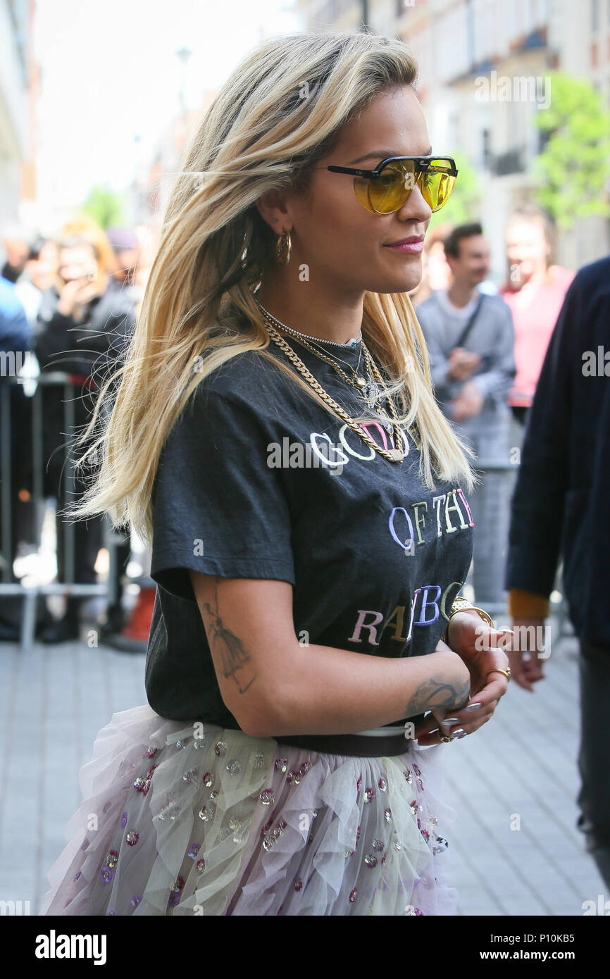 Rita Ora vu faire des rondes à l'échelle mondiale des médias et la radio BBC Radio One studios - London comprend : Rita Ora Où : London, Royaume-Uni Quand : 10 mai 2018 Source : WENN.com Banque D'Images