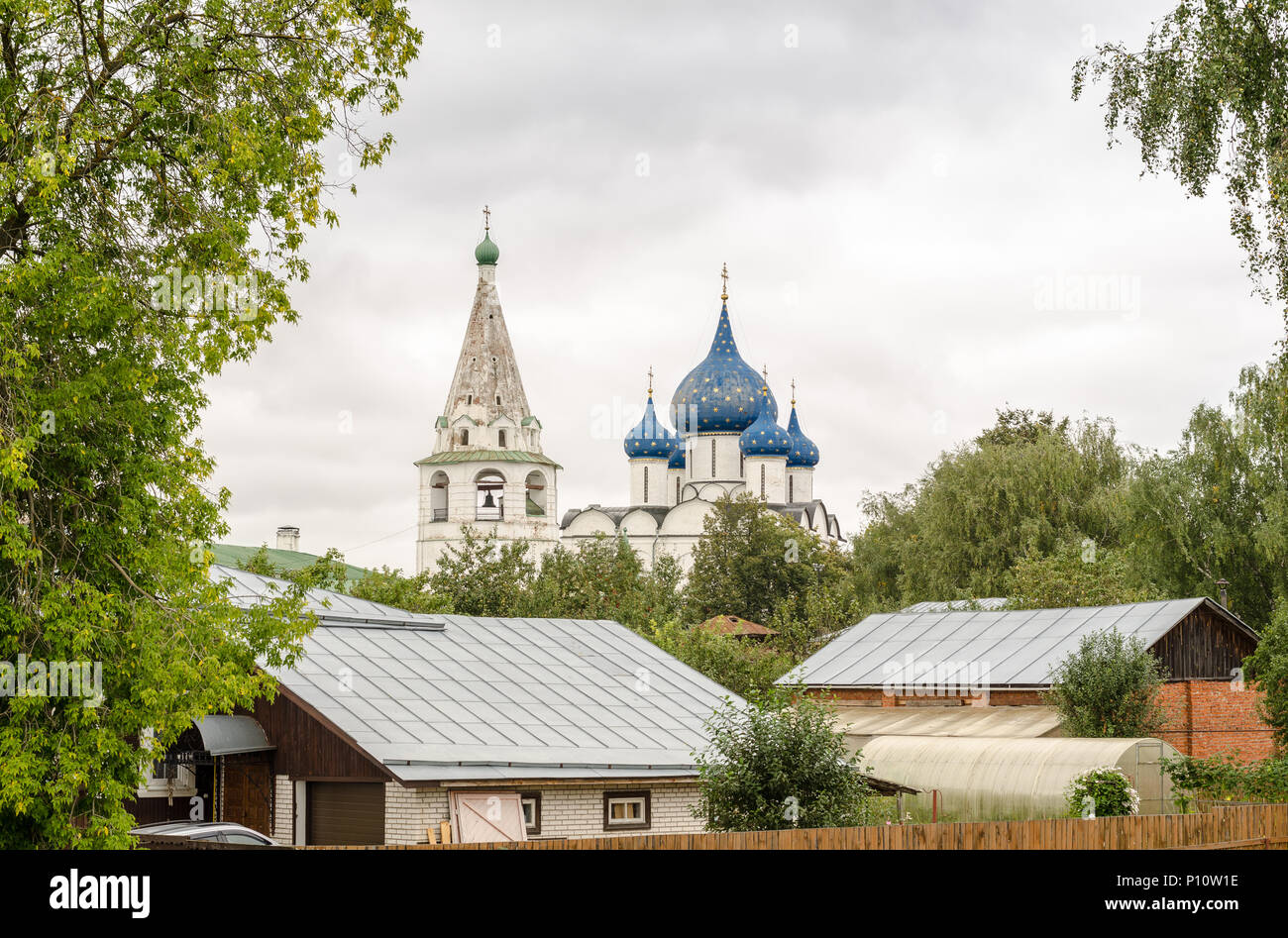 Vue pittoresque du Kremlin de Souzdal, la Russie. Anneau d'or Banque D'Images