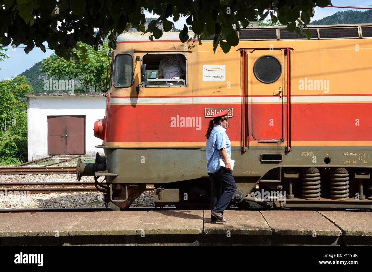 Train à la gare de Virpazar, Monténégro, Juin 2018 Banque D'Images