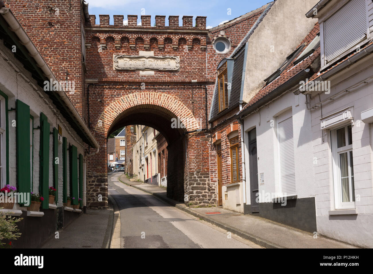 Une rue latérale à Cassel, France Banque D'Images