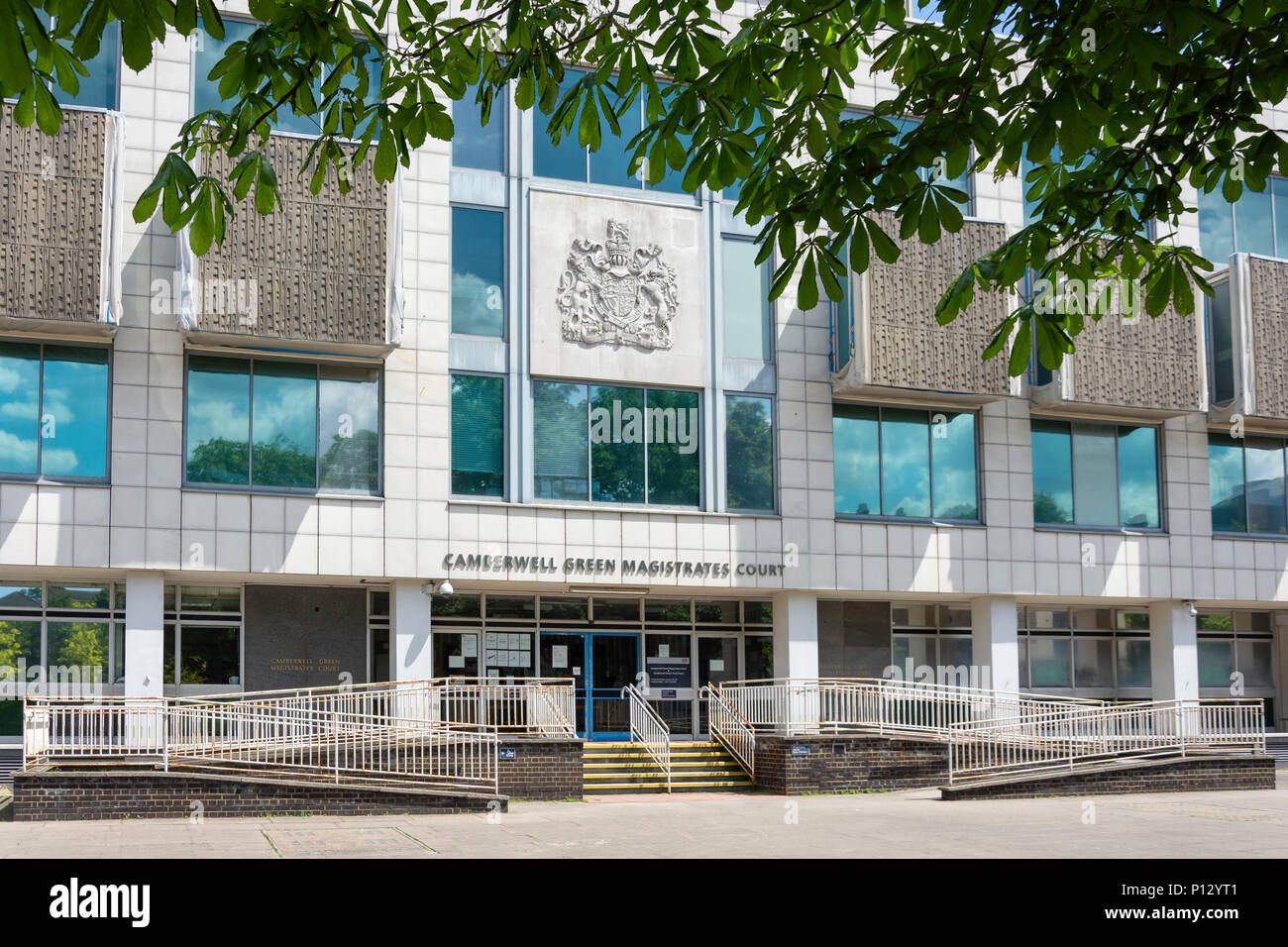 Camberwell Green Magistrates Court, Camberwell Green, Camberwell, London Borough of Southwark, Londres, Angleterre, Royaume-Uni Banque D'Images