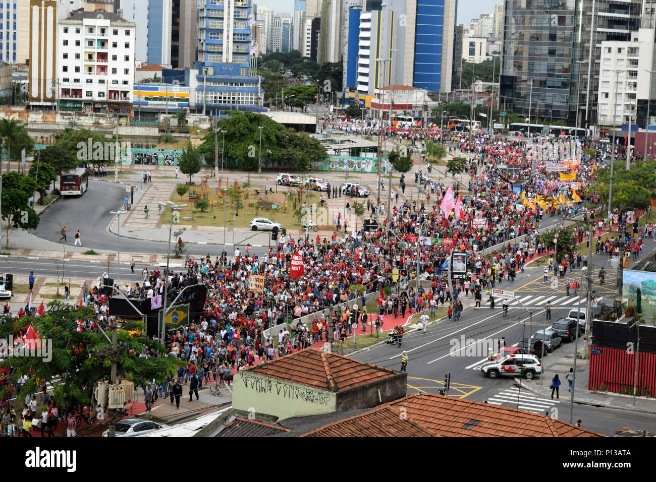 SAO PAULO, BRASIL - Mai 22, 2016 Chine : mars contre le président par intérim Michel Temer au Largo da Batata, Pinheiros, São Paulo. Temer's Banque D'Images