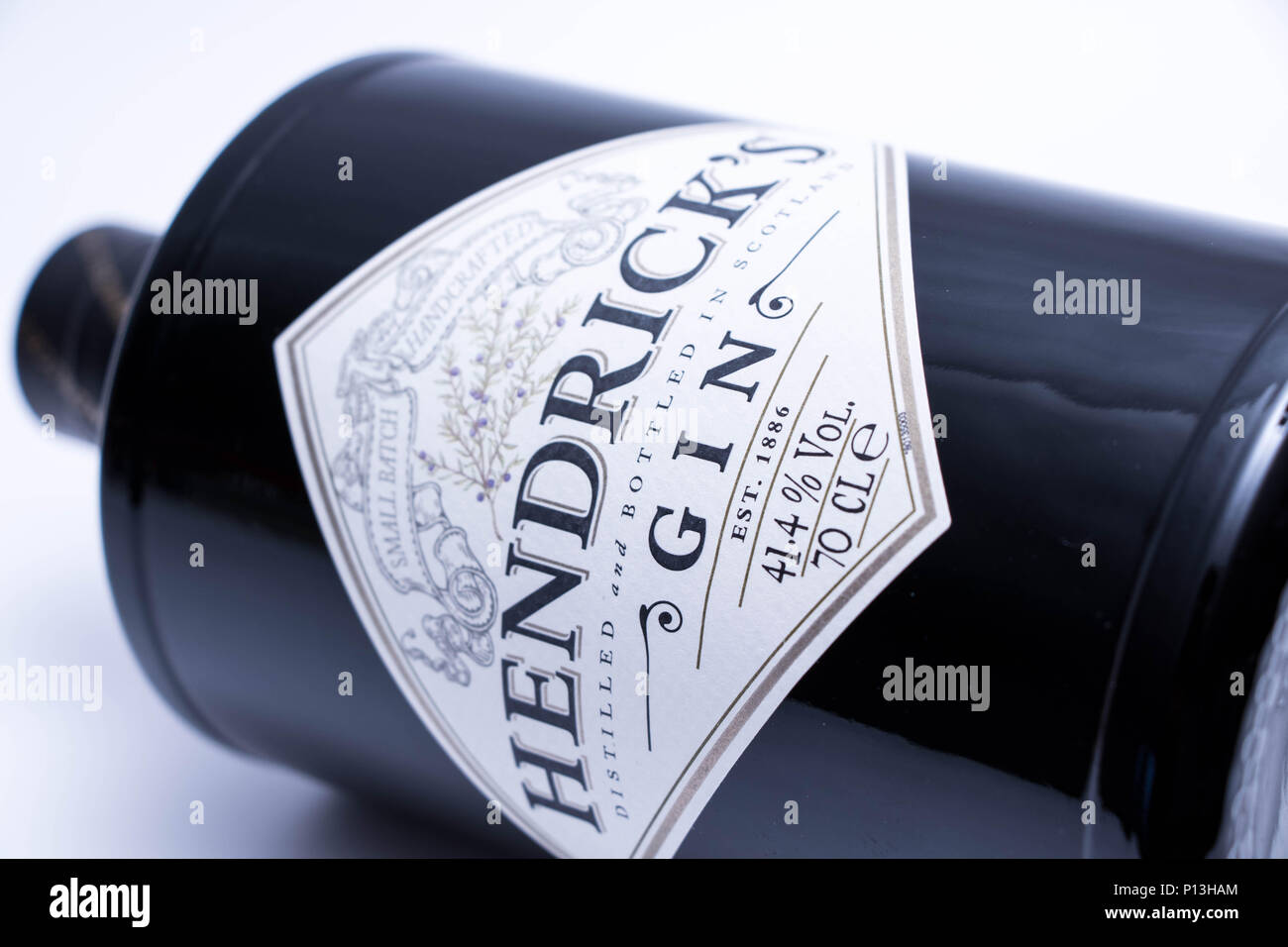 Hendricks gin bottle Banque de photographies et d'images à haute résolution  - Alamy