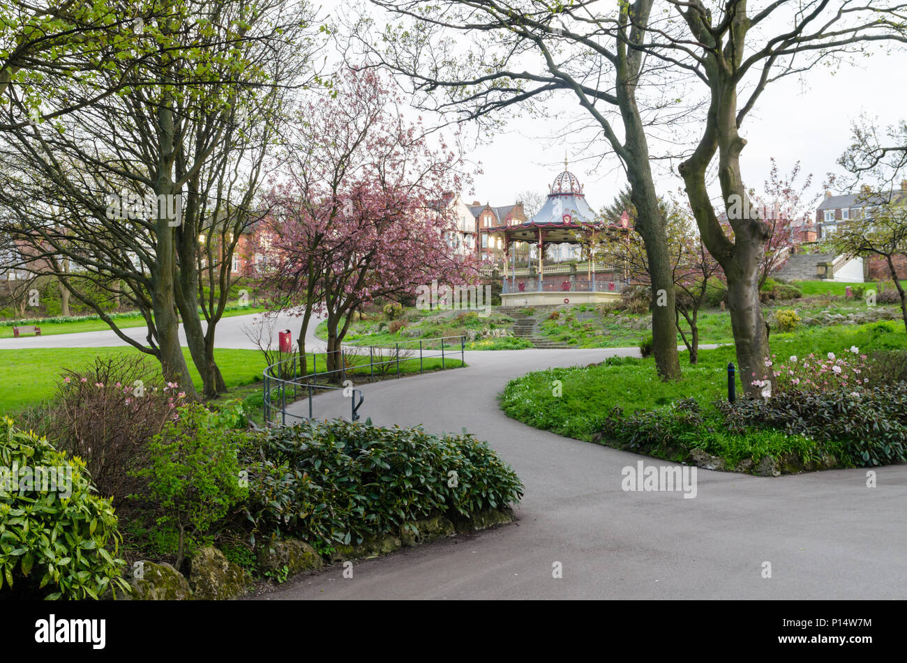 Une voie incurvée en Afrique du Marine Park, South Shields Banque D'Images