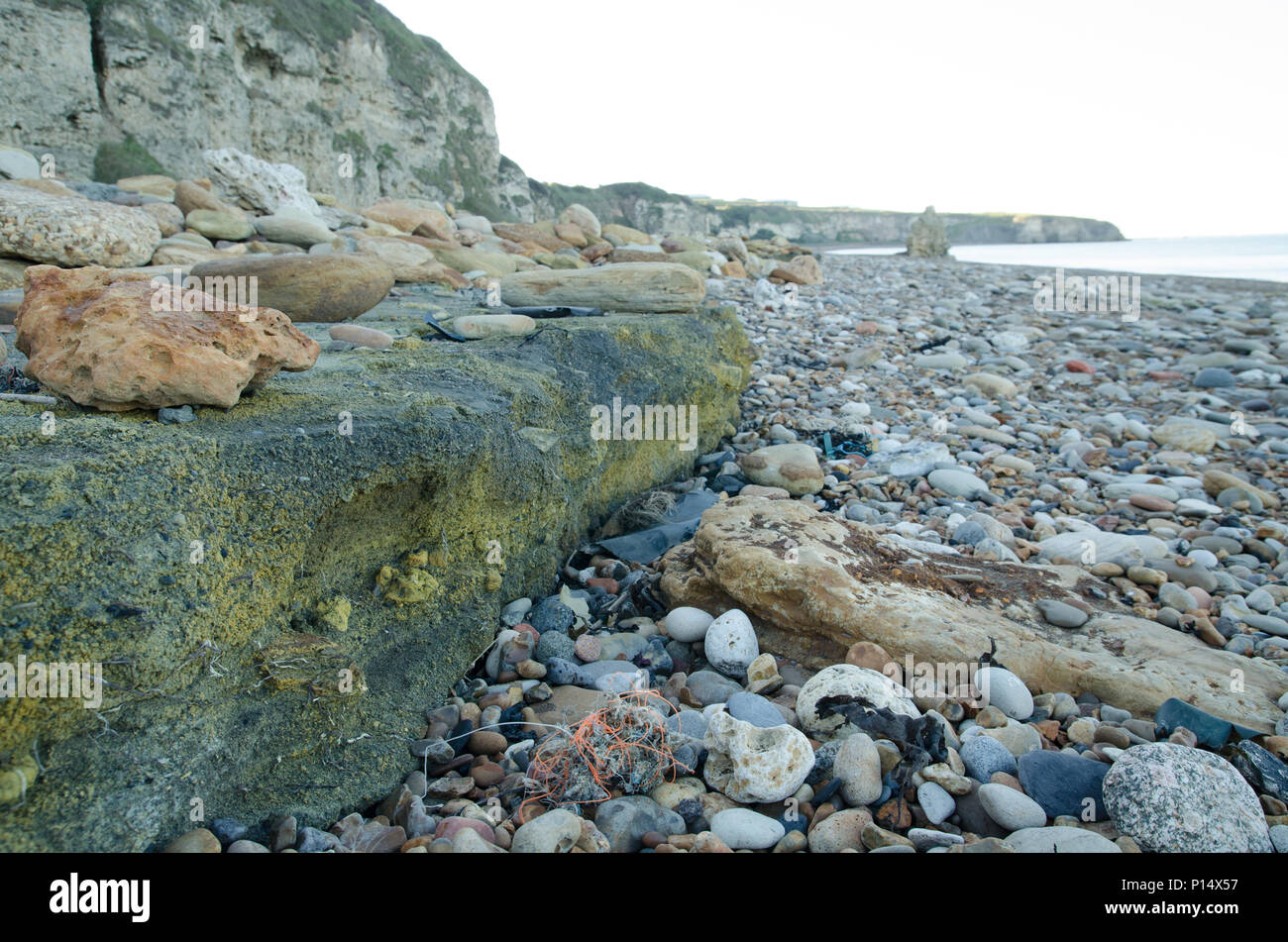 Des signes de l'industrie précédent sur la plage au Beach Blast, Dawdon, County Durham Banque D'Images