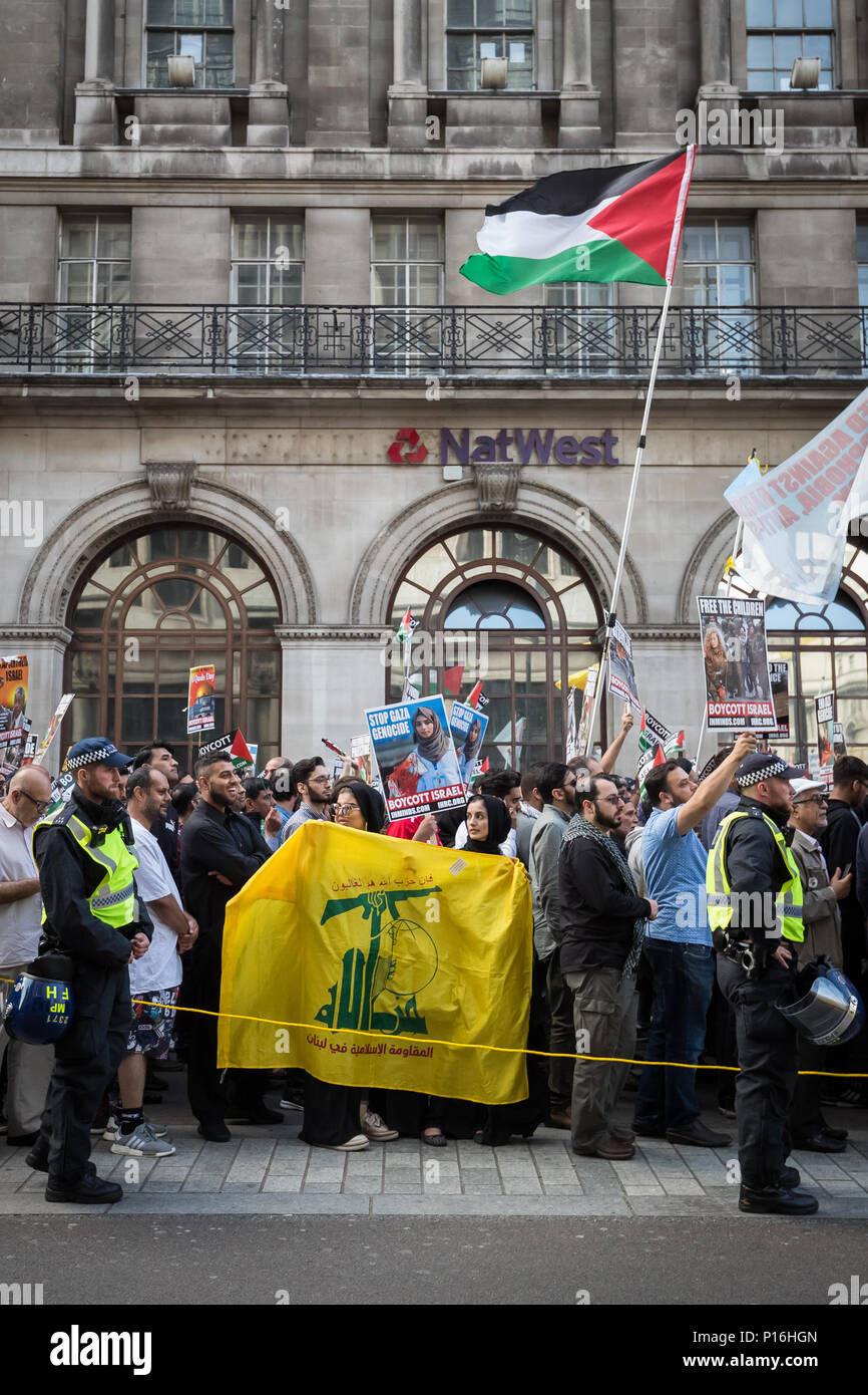 Londres, Royaume-Uni. 10 Juin, 2018. Je vois des drapeaux du Hezbollah à Al-Quds Day rally et marche à travers le centre de Londres. Crédit : Guy Josse/Alamy Live News Banque D'Images