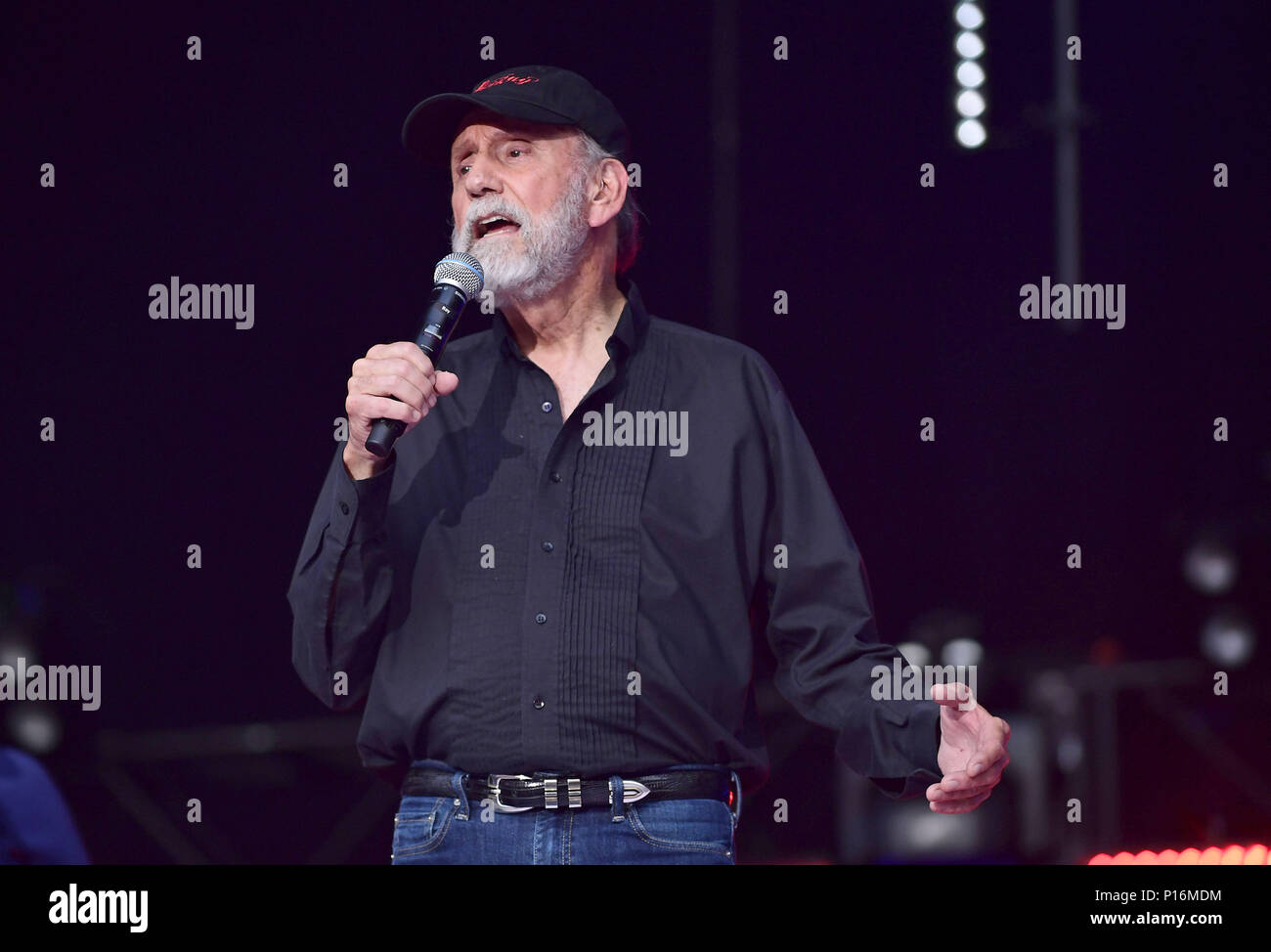 10 juin 2018 - Nashville, Tennessee, États-Unis - 10 juin 2018 - Nashville, Tennessee - Ray Stevens. 2018 CMA Music Fest Concert Soirée tenue au Nissan Stadium. Crédit photo : Laura Farr/AdMedia (crédit Image : © Laura Farr/AdMedia via Zuma sur le fil) Banque D'Images