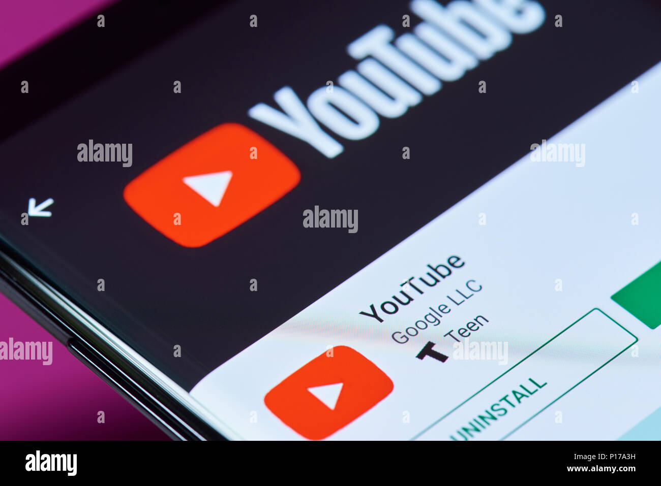 New York, USA - 10 juin 2018 : application Youtube sur l'écran du smartphone Android vue rapprochée Banque D'Images