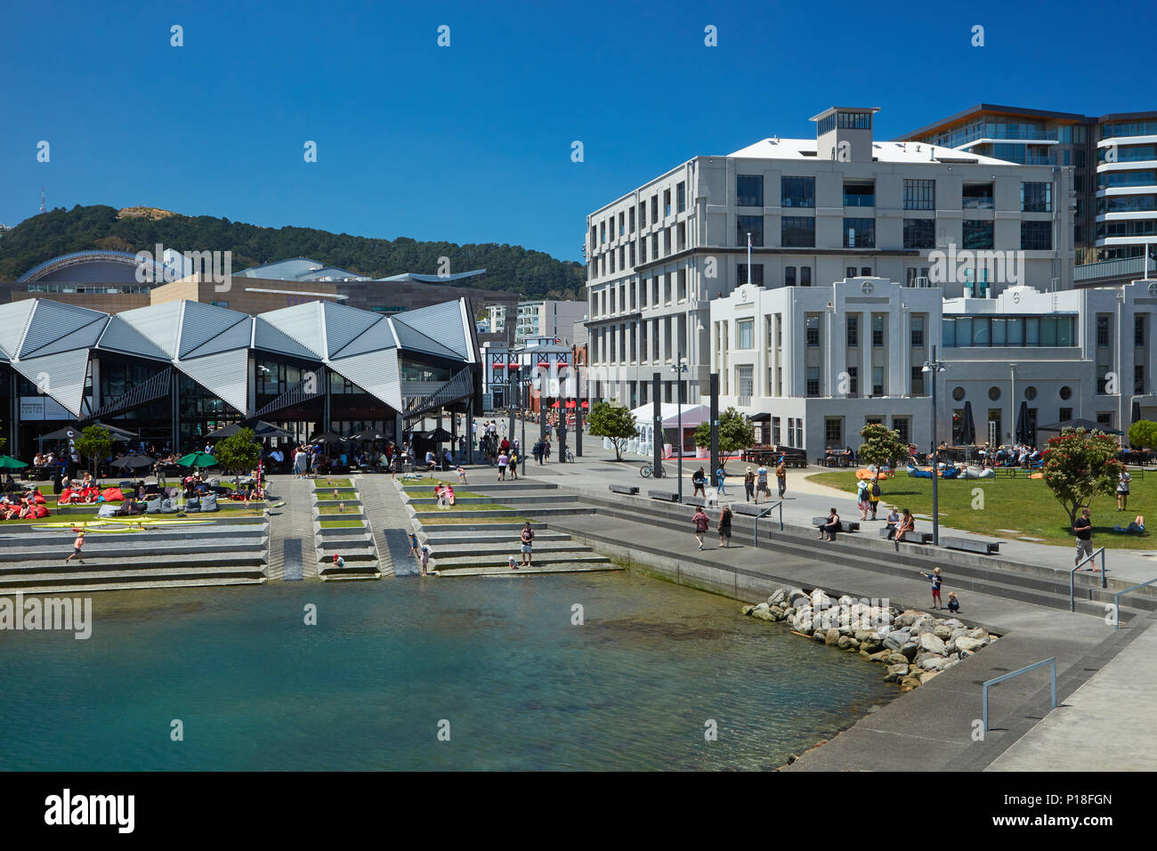 Te Wharewaka, Frank Kitts Lagoon, et la Nouvelle-Zélande Stock Exchange, Wellington, Île du Nord, Nouvelle-Zélande Banque D'Images