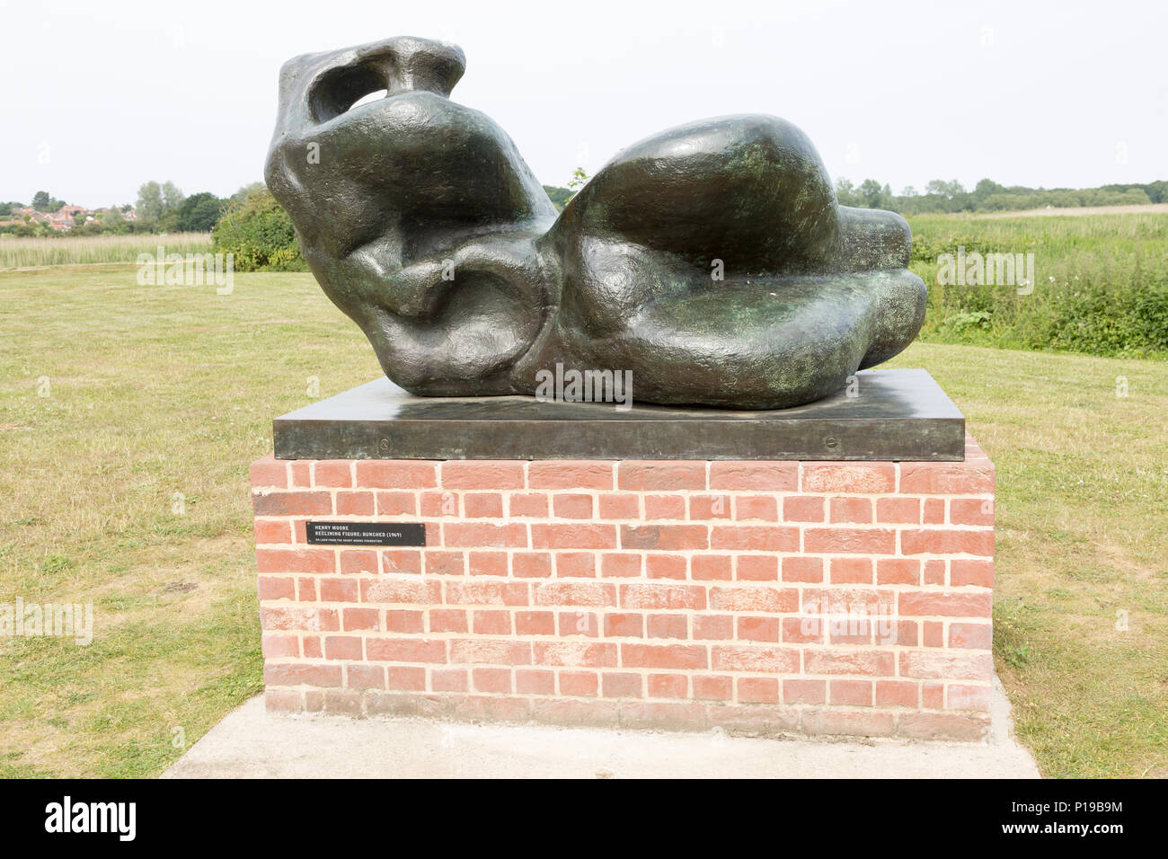 'Reclining Figure : des bottes 1969 sculpture de Henry Moore, Snape Maltings, Suffolk, Angleterre, RU Banque D'Images