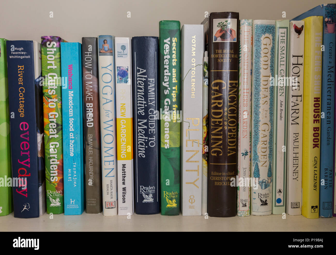 Close up of non-fiction accueil, jardinage, et le style de livres, UK Banque D'Images
