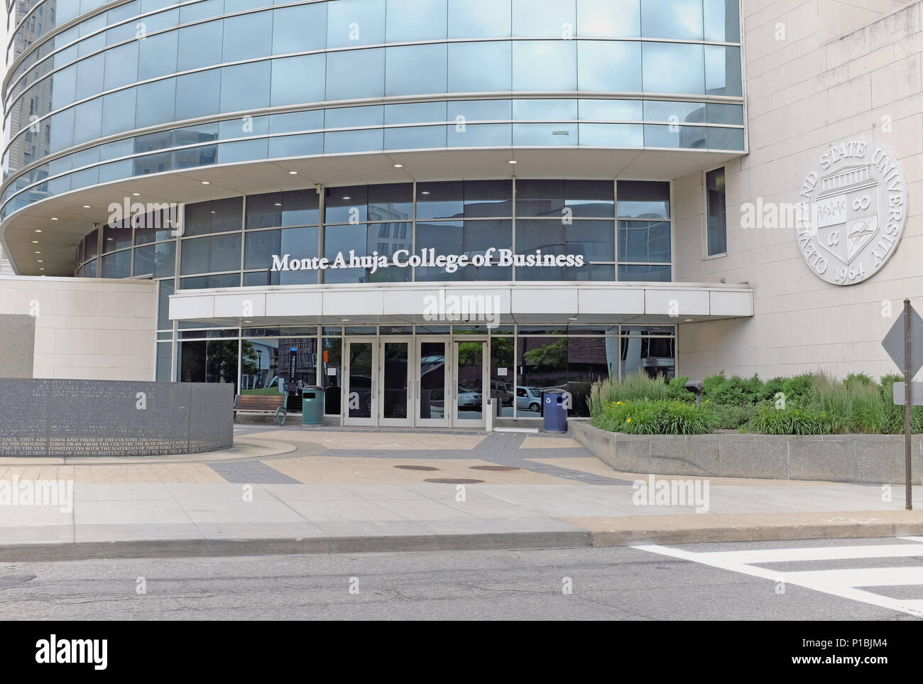 Le Monte Ahuja College of Business immeuble sur Campus de l'Université d'État de Cleveland à Cleveland, Ohio, USA. Banque D'Images