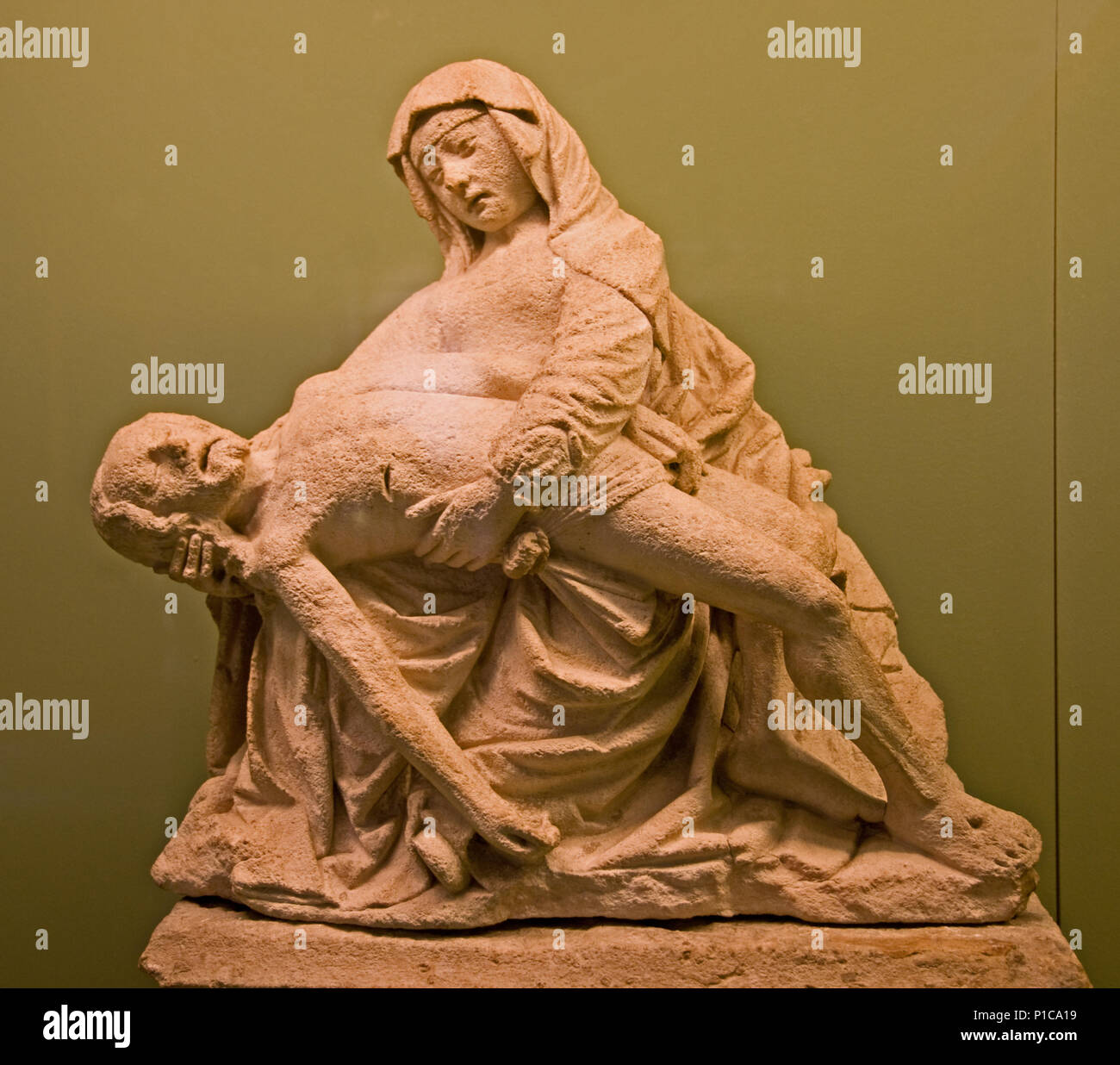 L'argile charmante figure de Marie avec corps de Christ pietà dans l'Hôtel-Dieu l'hôpital médiéval Beaune France CLAY FIGURE "HÔTEL DIEU" BEAUNE FRANCE 0P Banque D'Images