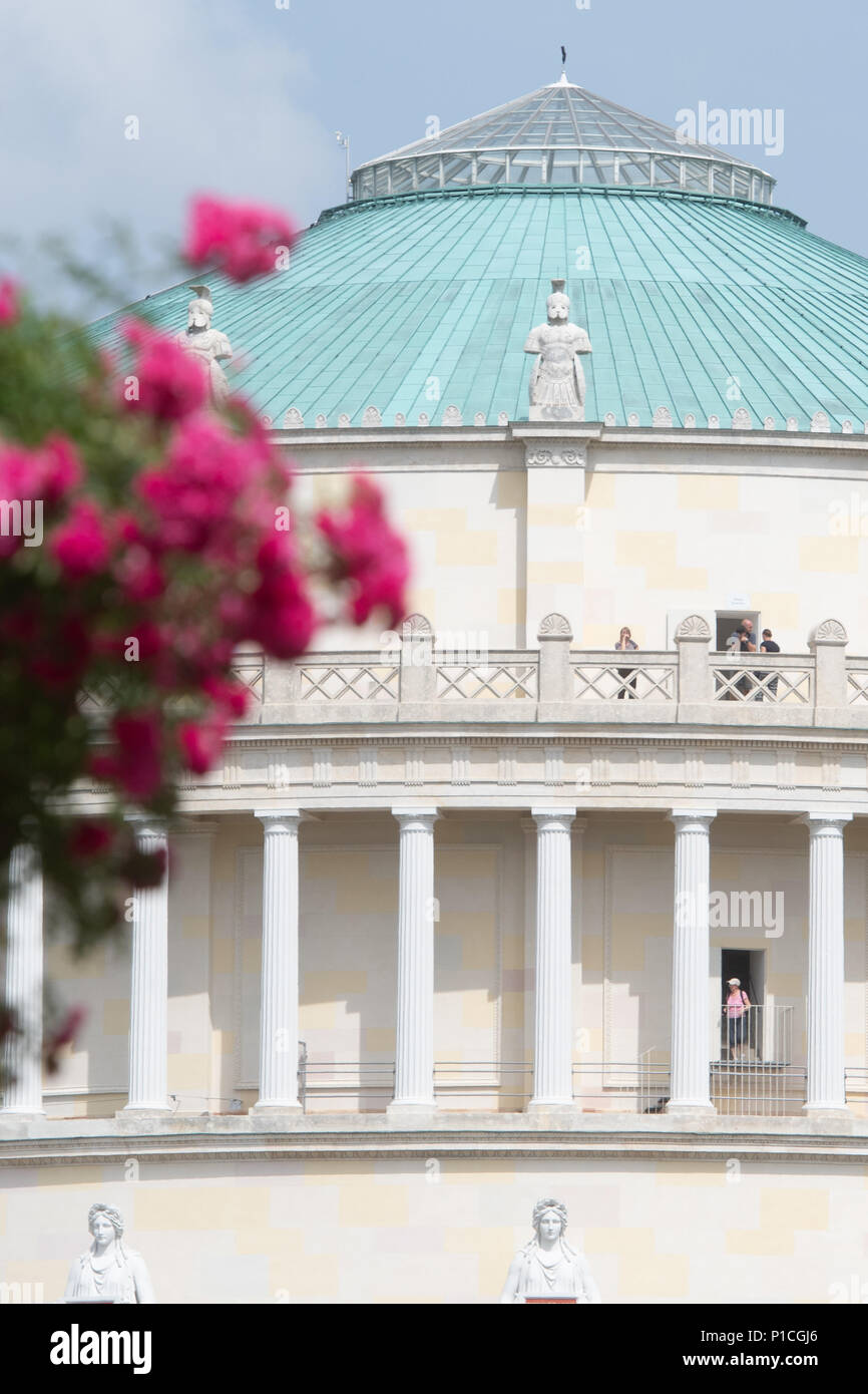 11 juin 2018, l'Allemagne, Kelheim : la rénovation de la Befreiungshalle (lit. Hall de libération) est presque terminée. Le roi Louis I de Bavière ordonna la construction de la salle de la libération. La rotonde est destinée à rappeler à des batailles victorieuses contre Napoléon au cours des guerres de libération de 1813 à 1815. Le bâtiment a été achevé en 1863. Photo : Armin Weigel/dpa Banque D'Images