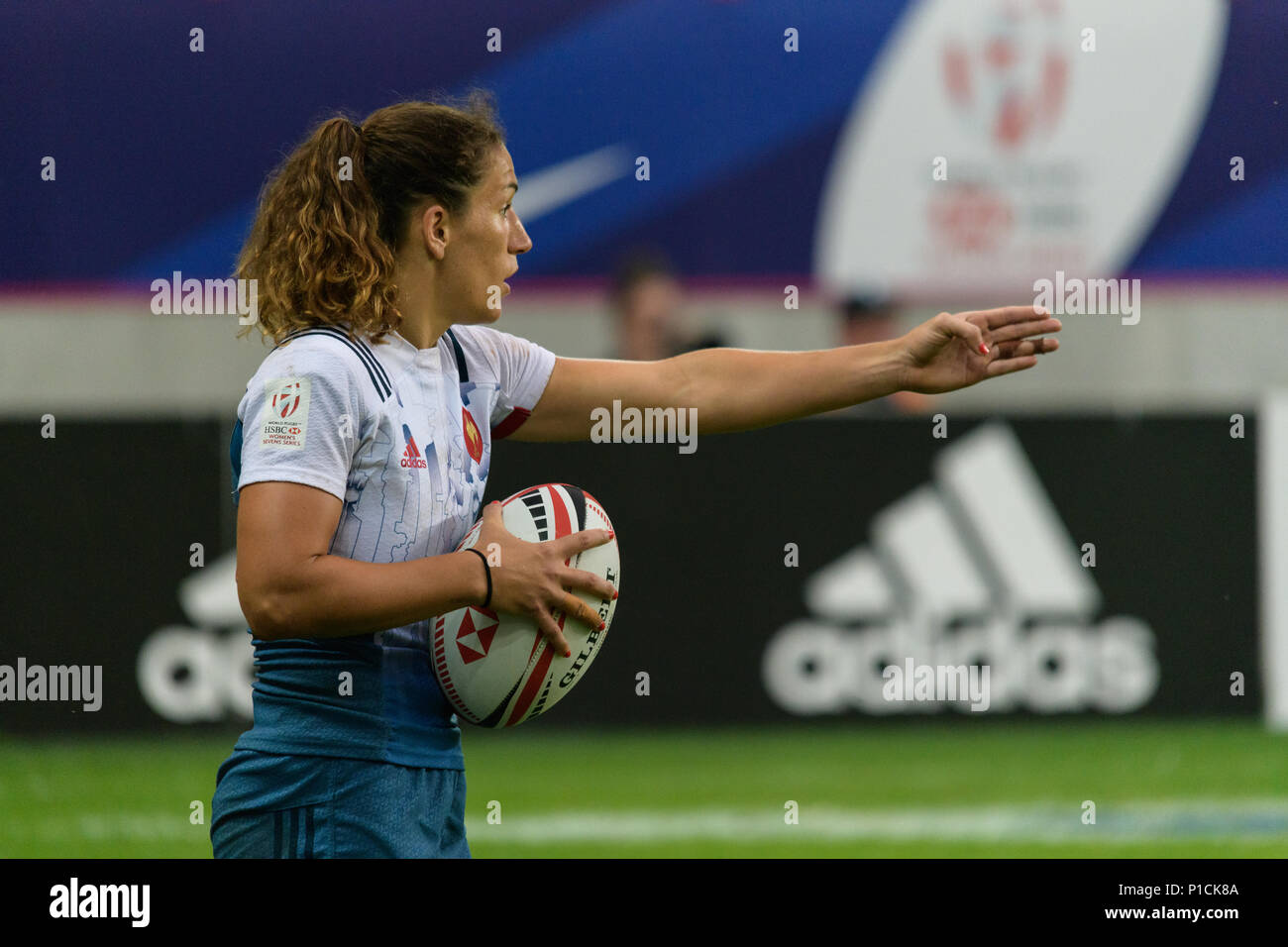 Paris, France. 10 Juin, 2018. Joueur de rugby à VII Français Fanny Horta durant les demi-finales de HSBC Women's Sevens Series à Paris, France, le 09 juin 2018. Crédit : Daniel Derajinski/Alamy Live News Banque D'Images