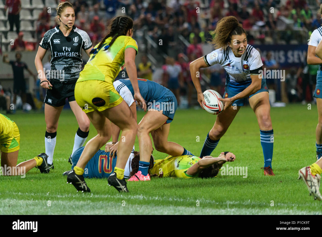 Paris, France. 10 Juin, 2018. Joueur de rugby à VII Français Caroline Drouin, lors de la demi finale de HSBC Women's Sevens Series à Paris, France, le 09 juin 2018. Crédit : Daniel Derajinski/Alamy Live News Banque D'Images