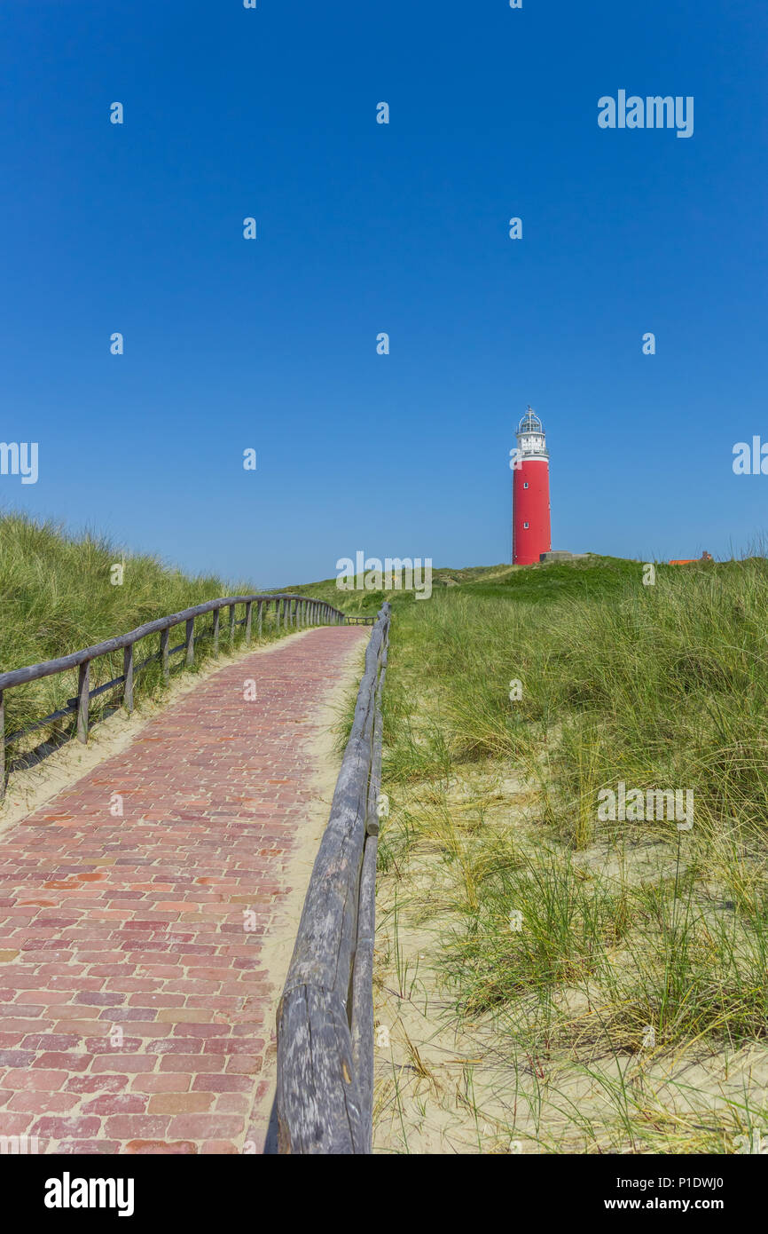 Chemin menant au phare sur l'île de Texel, Pays-Bas Banque D'Images