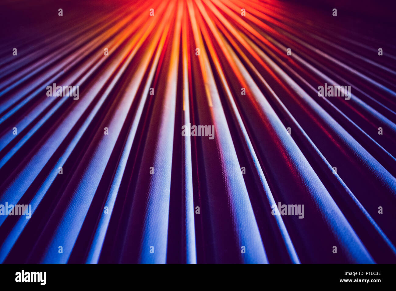 Ancien garage porte la nuit sur la plage de Brighton, Brighton, Angleterre Banque D'Images