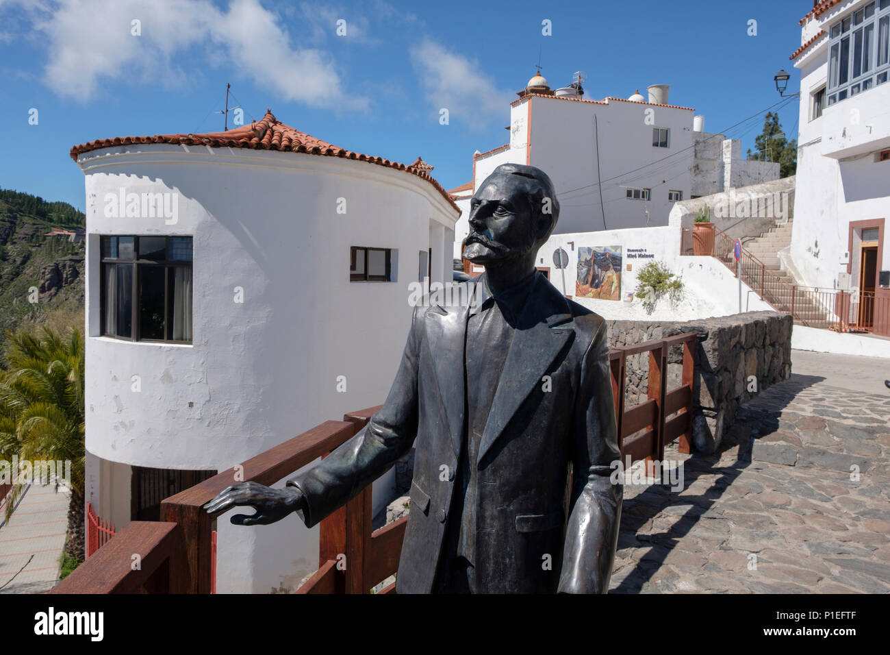 Statue de l'écrivain et philosophe Miguel de Unamuno à le point de vue Mirador de Unamuno, Artenara, Gran Canaria, Îles Canaries, Espagne Banque D'Images