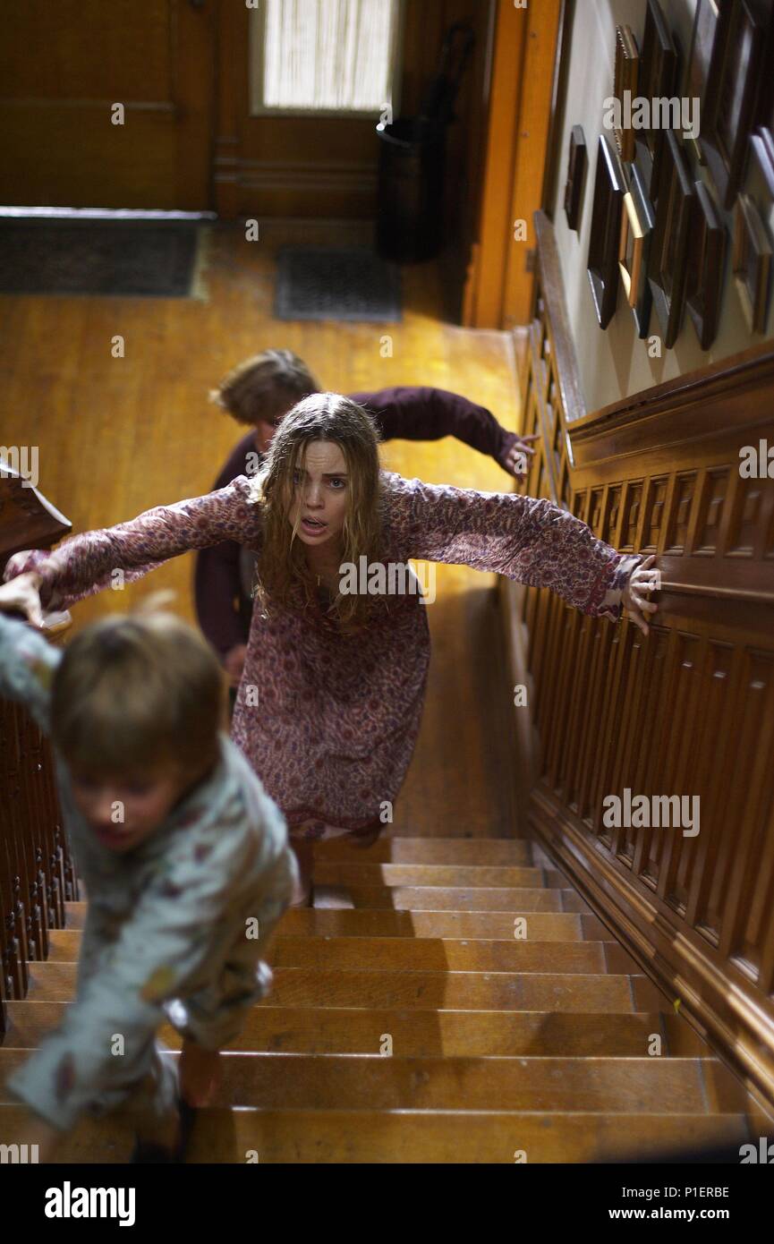 Titre original : The Amityville Horror. Titre en anglais : The Amityville Horror. Directeur de film : ANDREW DOUGLAS. Année : 2005. Stars : MELISSA GEORGE, Jesse James, Jimmy BENNETT. Credit : Metro Goldwyn Mayer / IOVINO, PETER / Album Banque D'Images