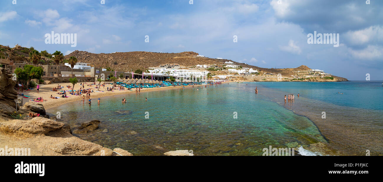 Panorama De La Plage Paradise Mykonos Grèce Banque D