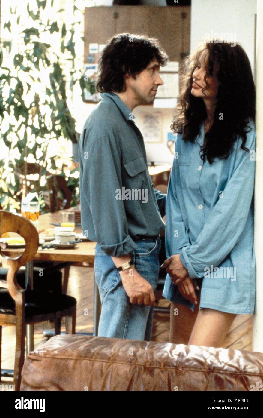 Titre original : Angie. Titre en anglais : Angie. Directeur de film : MARTHA COOLIDGE. Année : 1994. Stars : Geena Davis, Stephen REA. Credit : HOLLYWOOD PICTURES / Album Banque D'Images